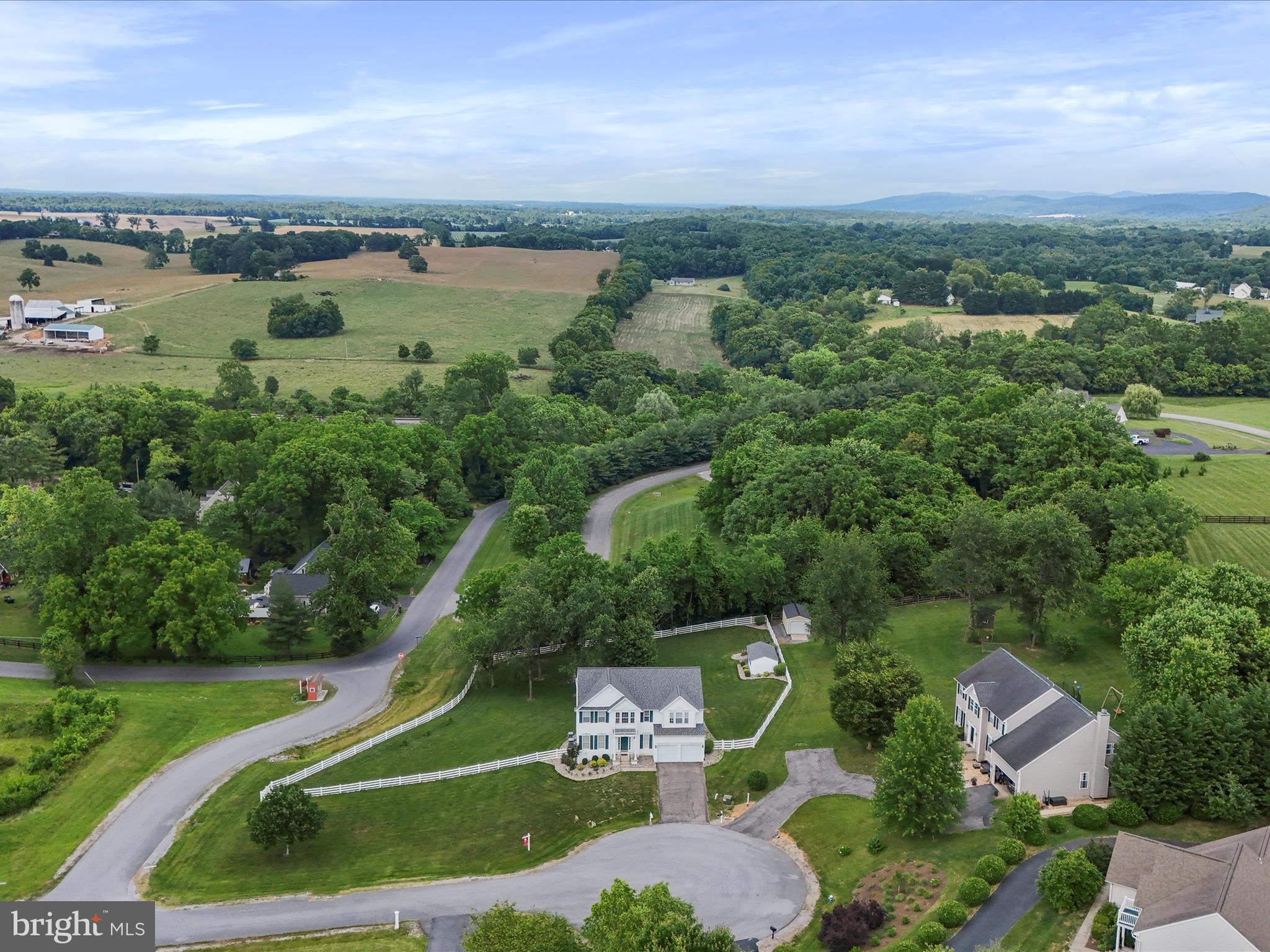 AMBER KNOLLS - Residential