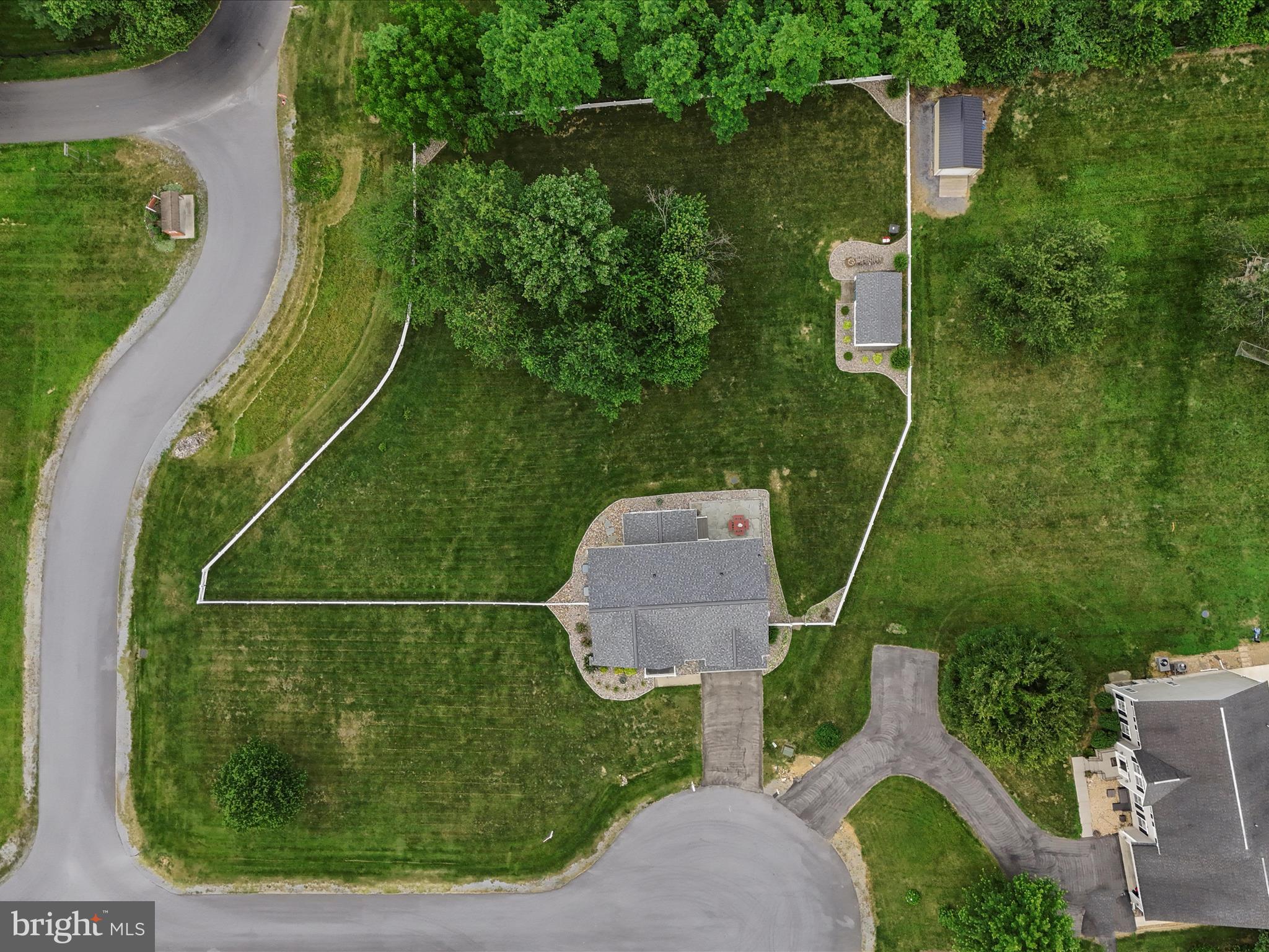 AMBER KNOLLS - Residential