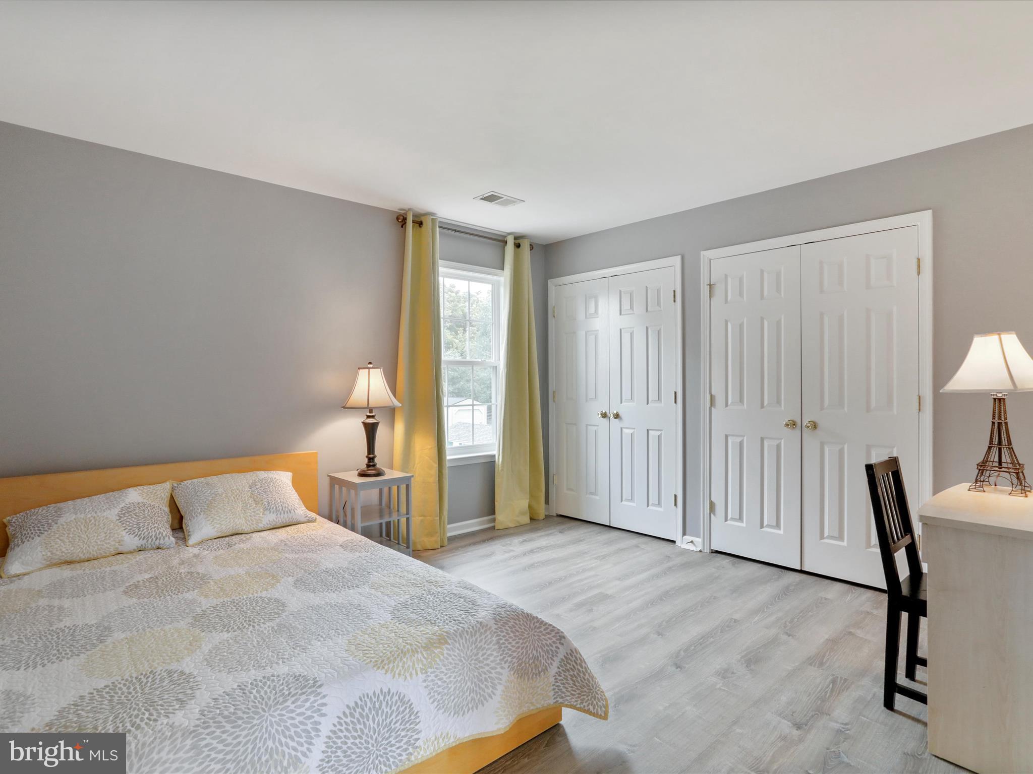 AMBER KNOLLS - Residential