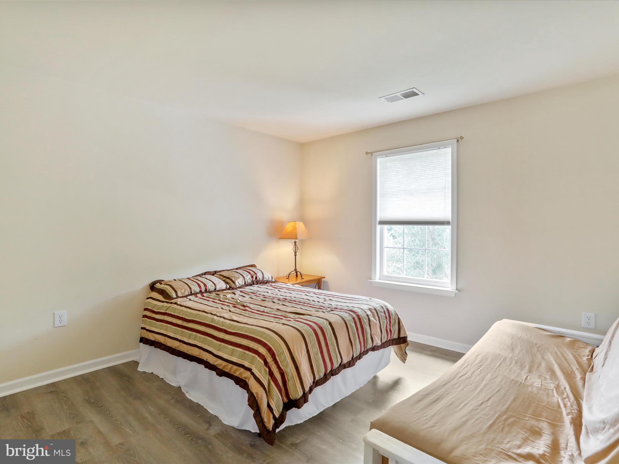 AMBER KNOLLS - Residential