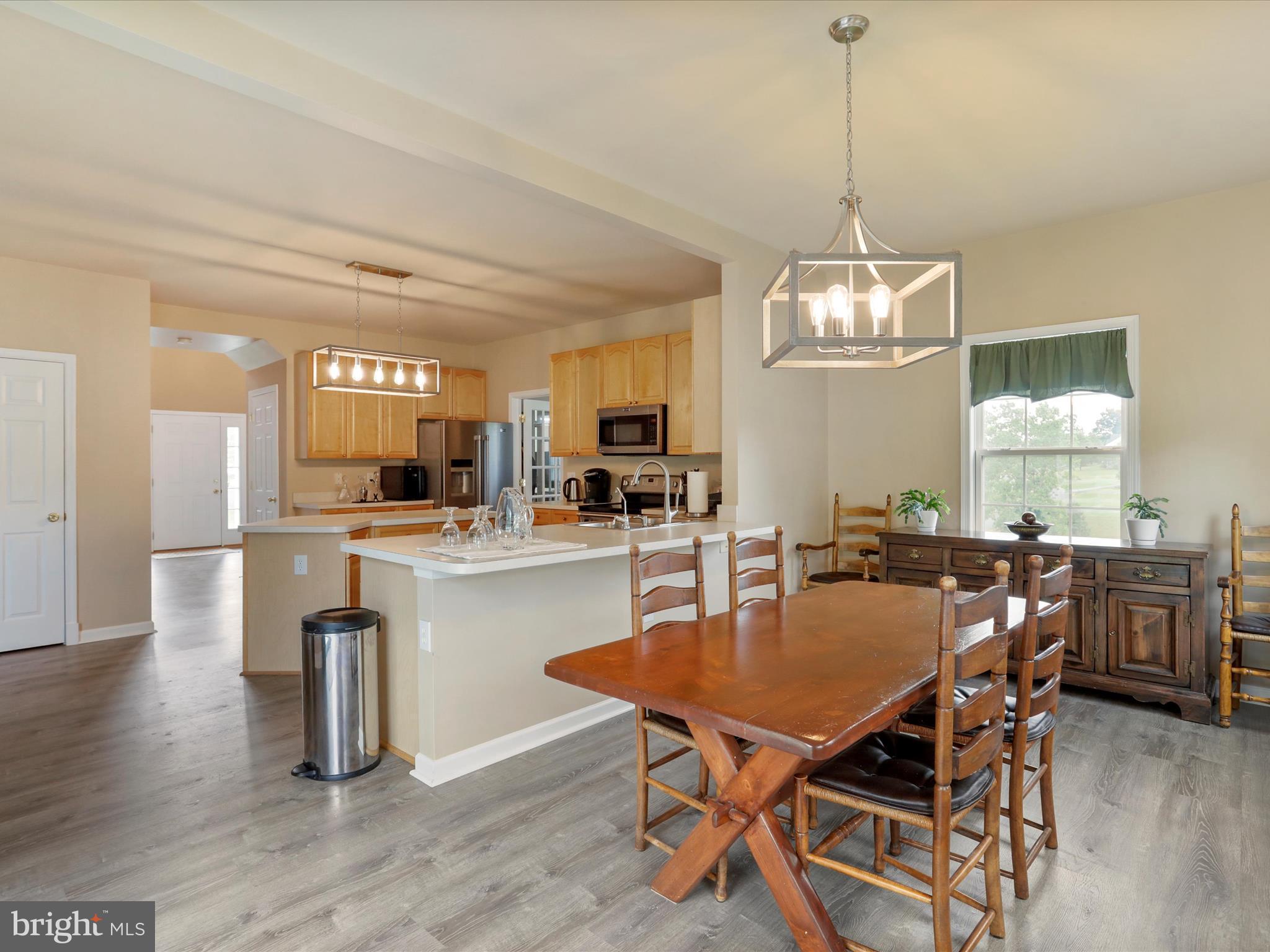 AMBER KNOLLS - Residential