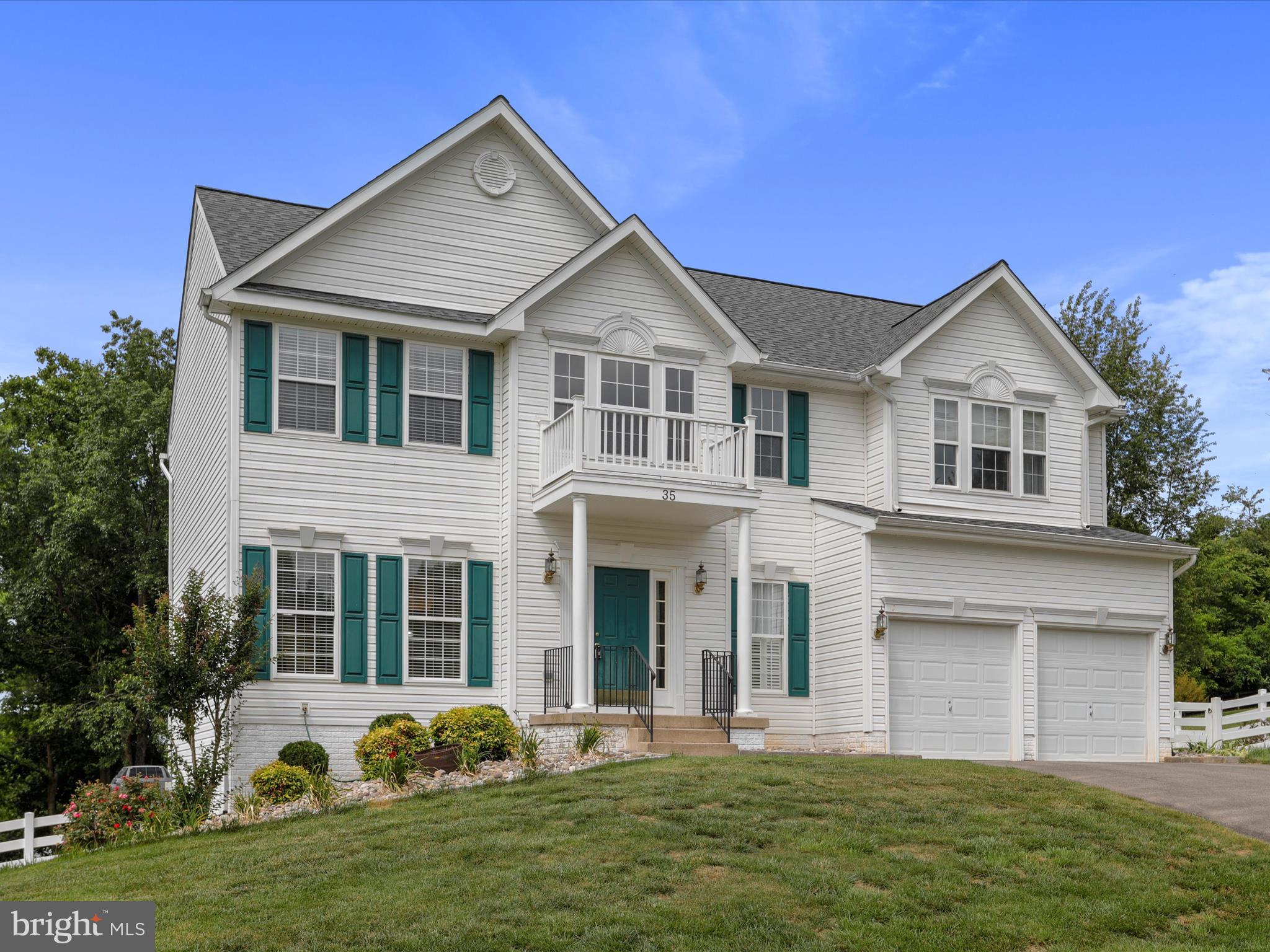 AMBER KNOLLS - Residential