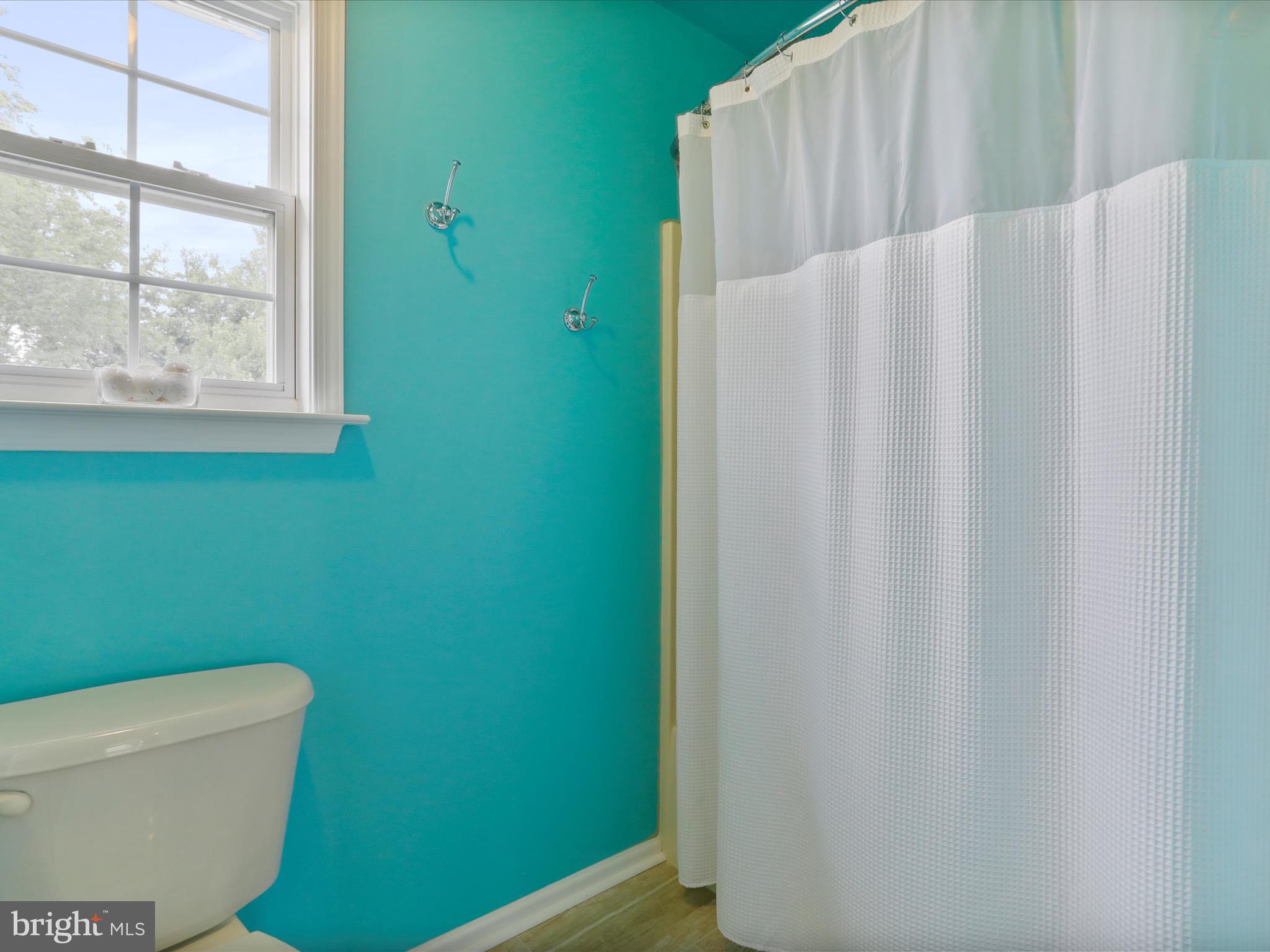 AMBER KNOLLS - Residential