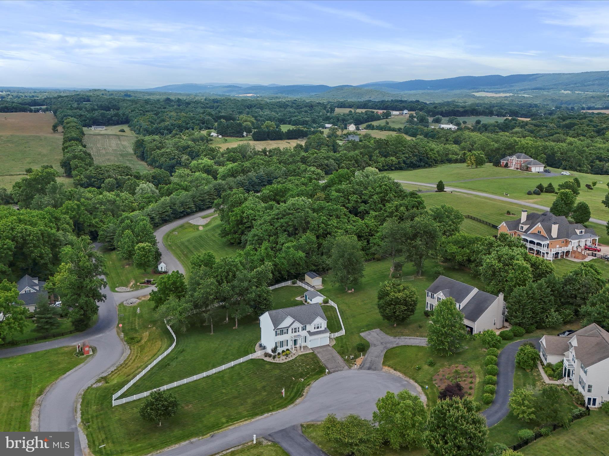 AMBER KNOLLS - Residential