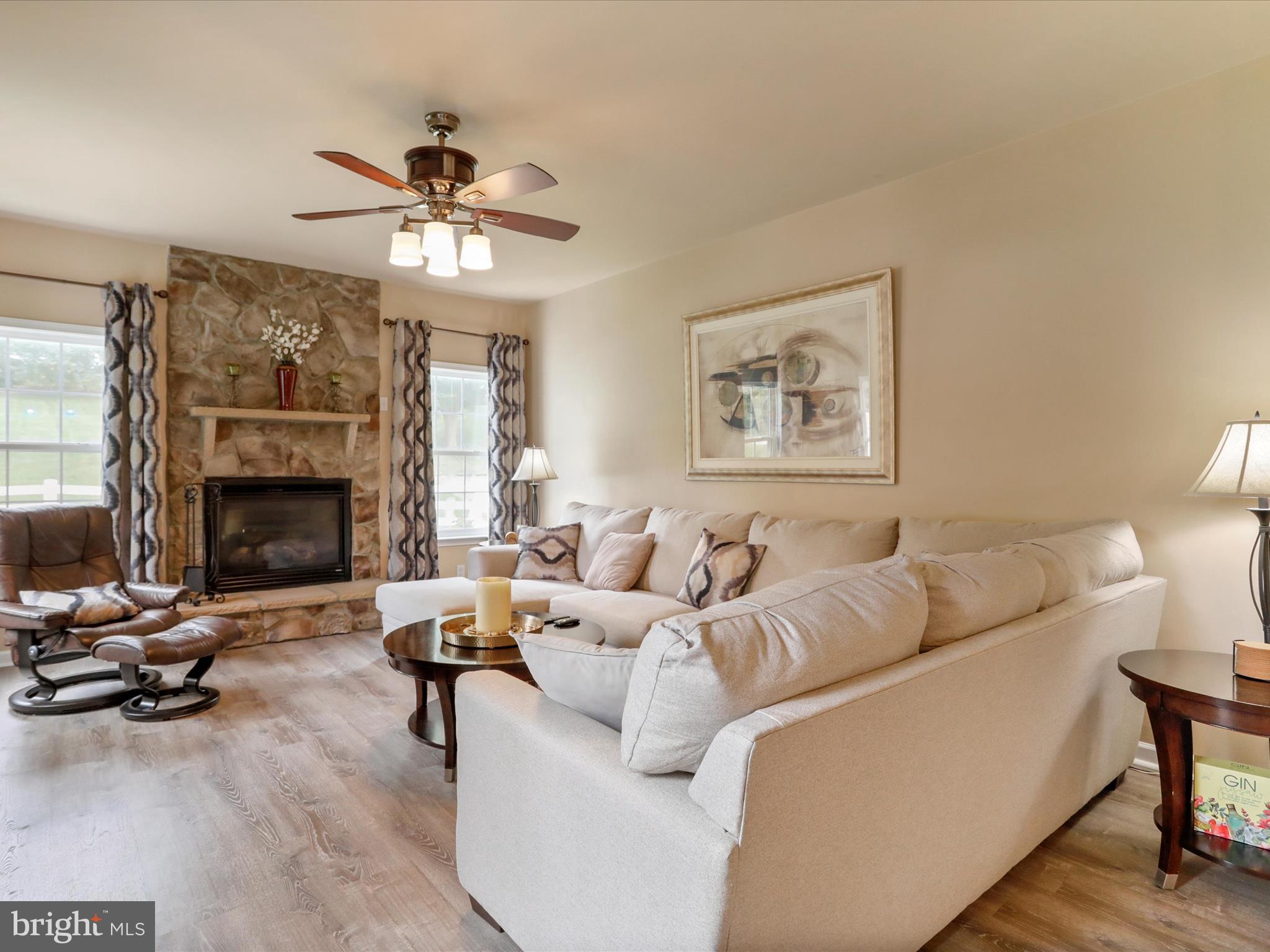 AMBER KNOLLS - Residential