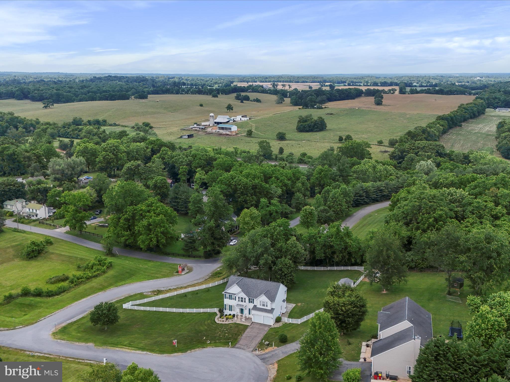 AMBER KNOLLS - Residential