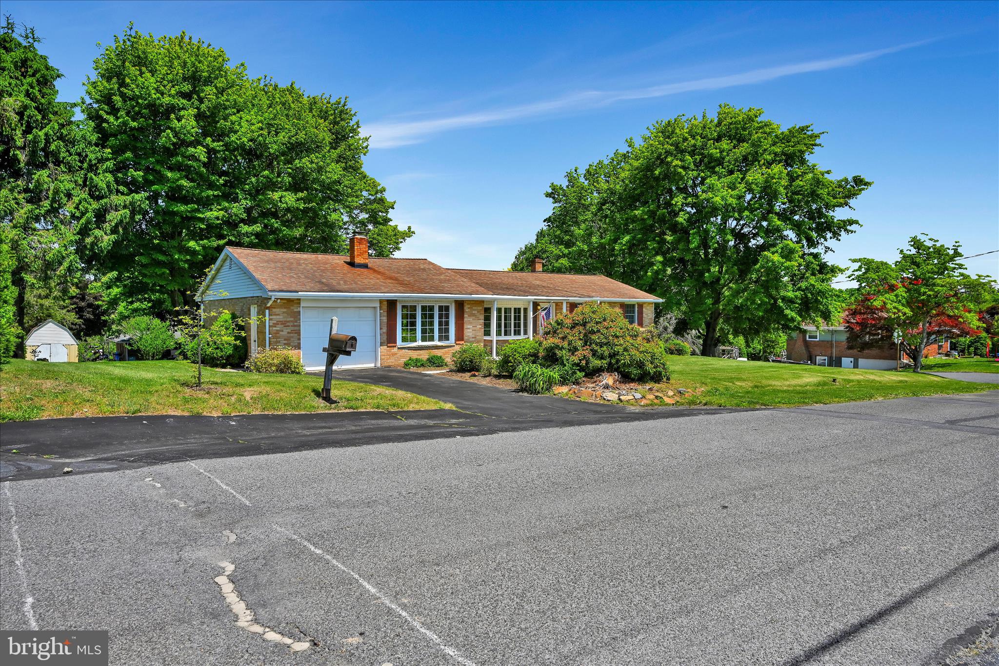 33 3RD AVENUE