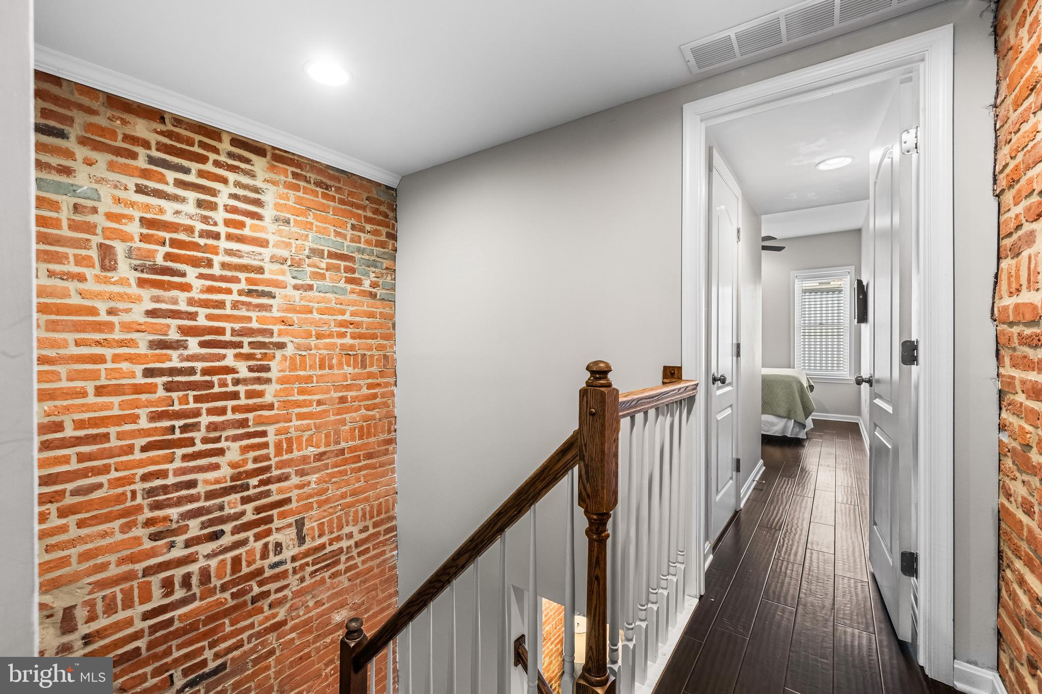 LOCUST POINT - Residential