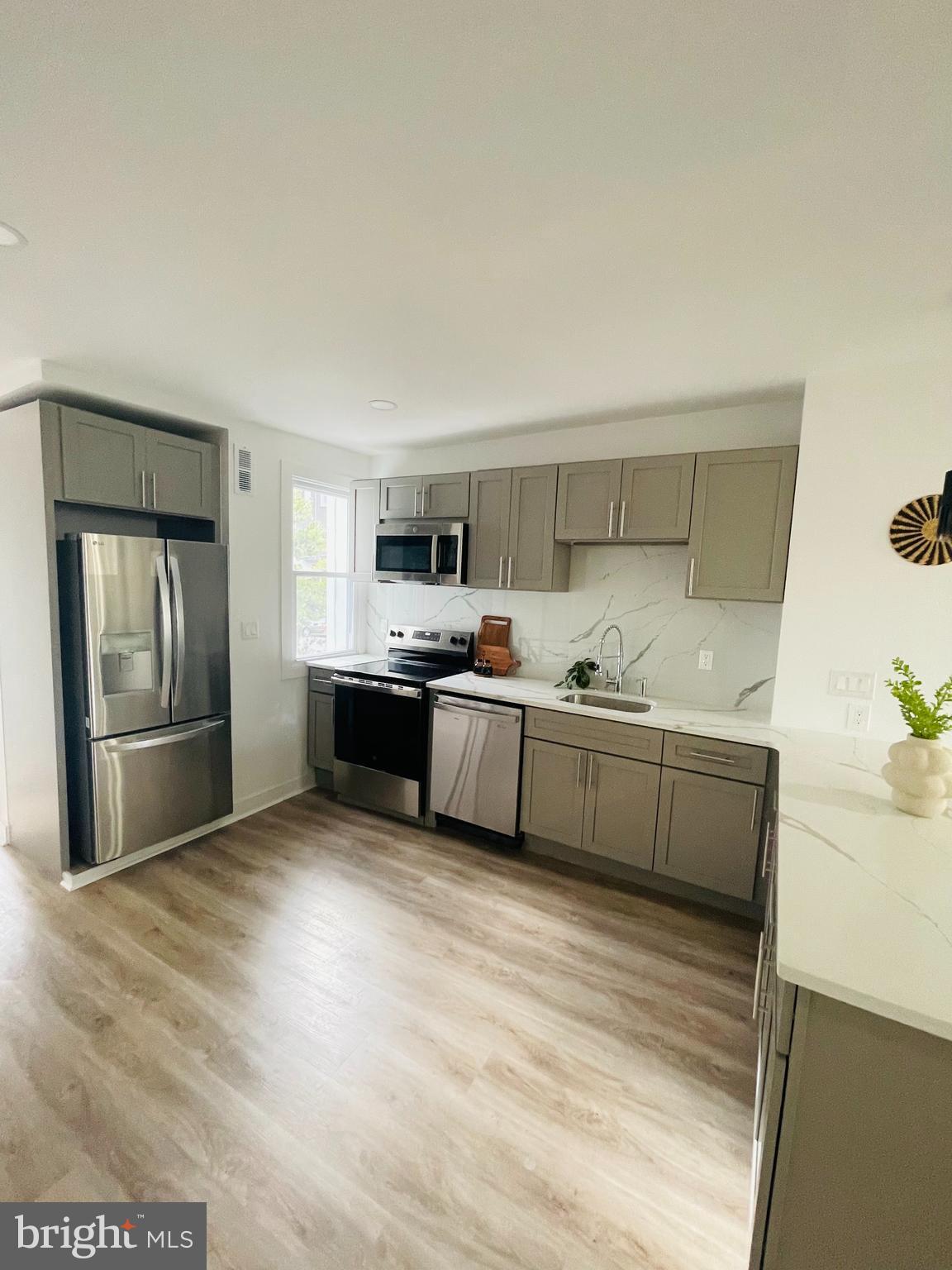 ROXBOROUGH - Residential