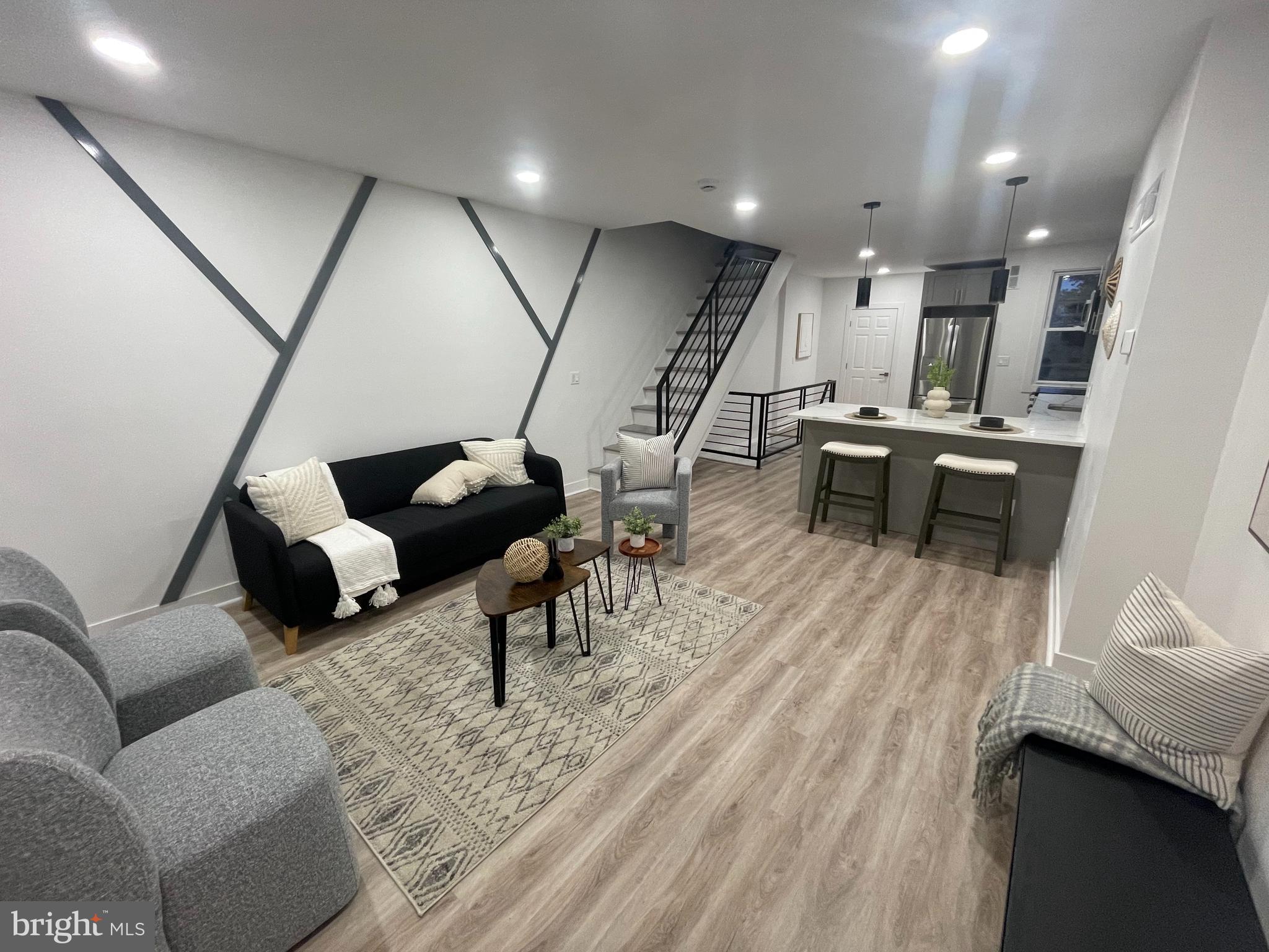 ROXBOROUGH - Residential