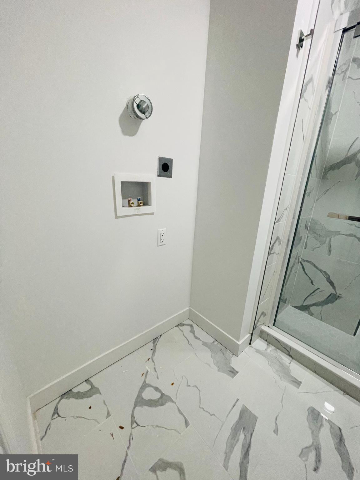 ROXBOROUGH - Residential