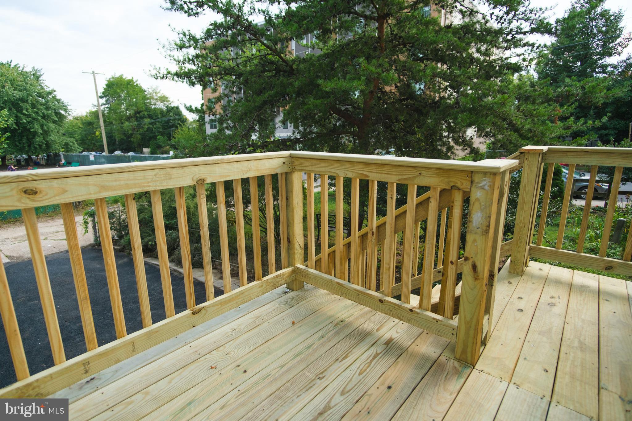 ROXBOROUGH - Residential