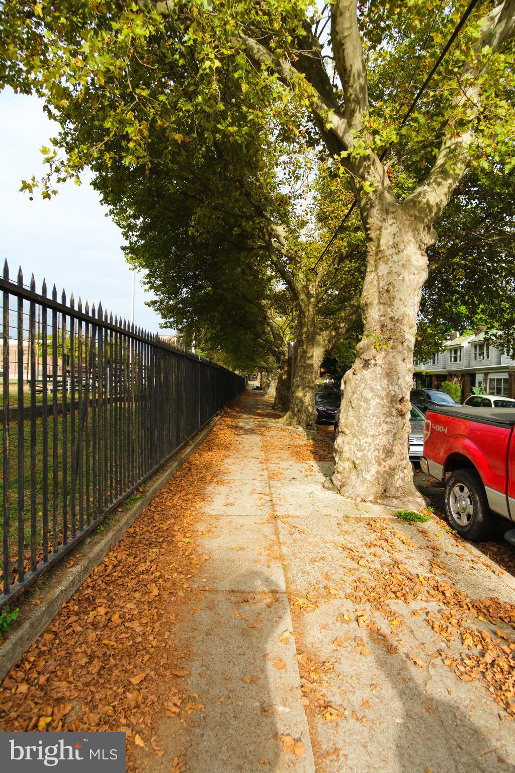 ROXBOROUGH - Residential