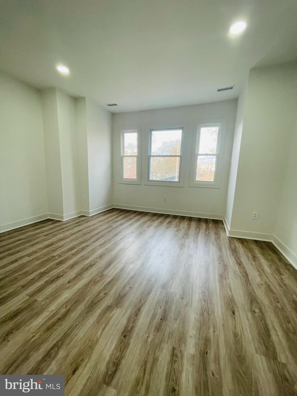 ROXBOROUGH - Residential