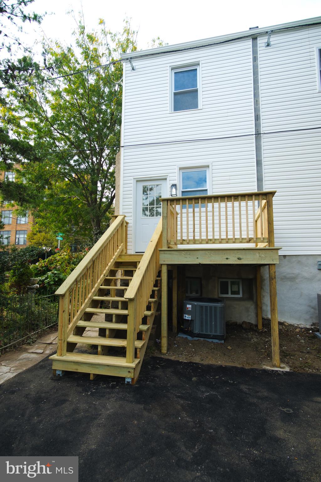 ROXBOROUGH - Residential