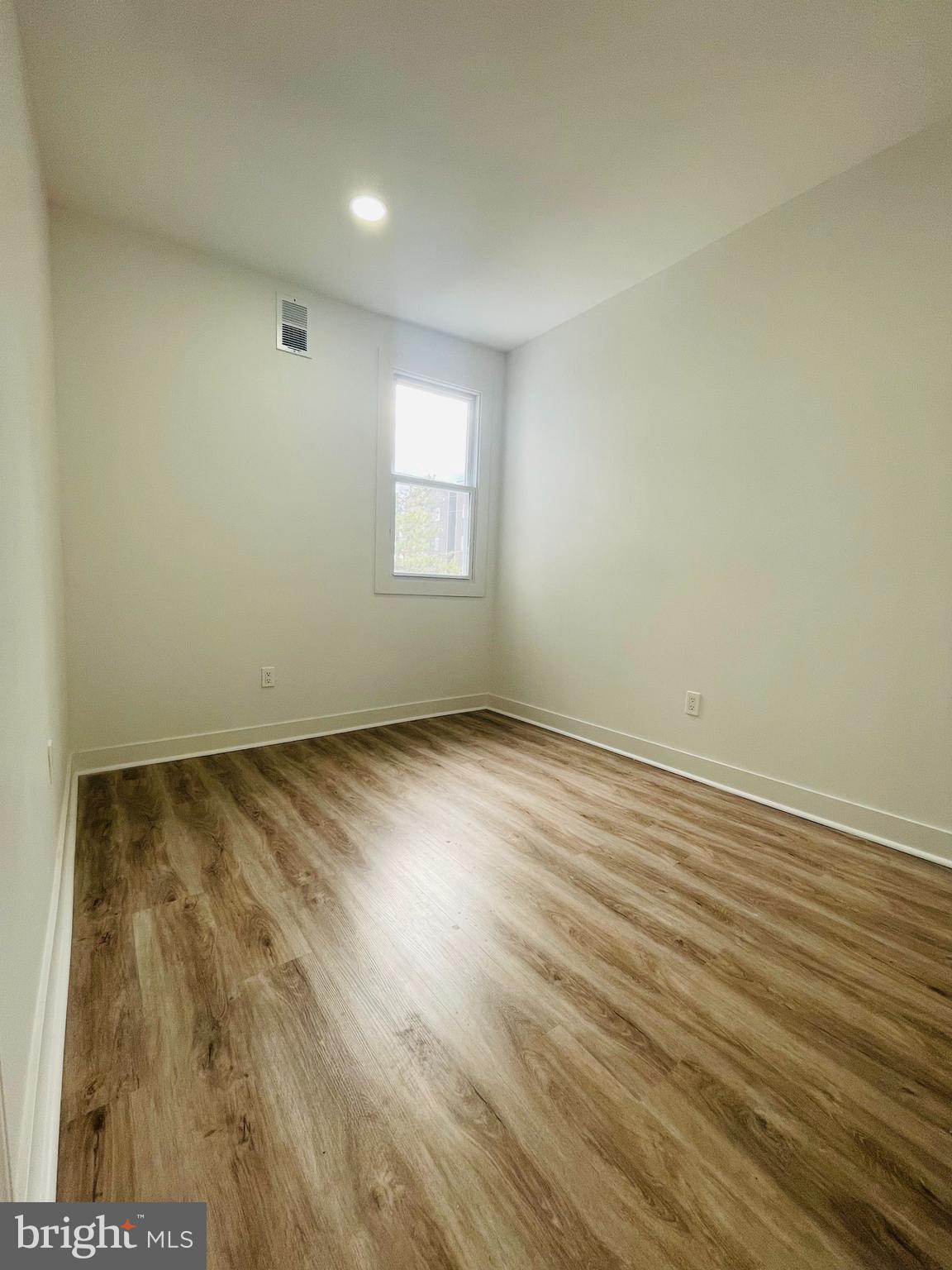 ROXBOROUGH - Residential