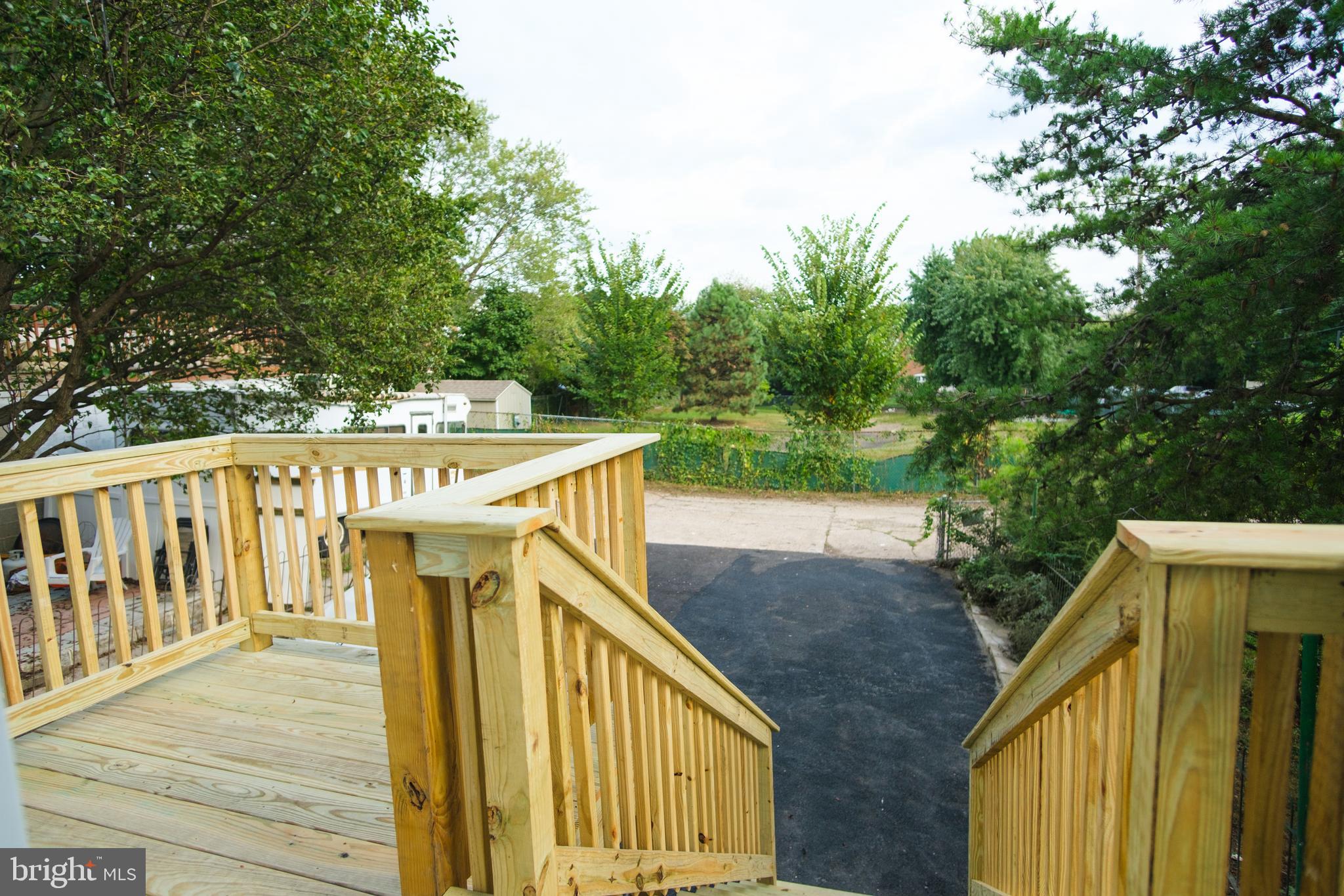 ROXBOROUGH - Residential