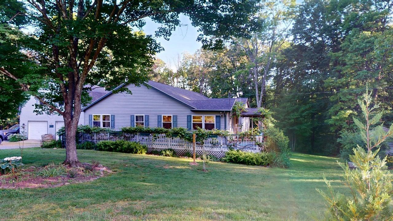 575 N RIVER HIGHLANDS ROAD