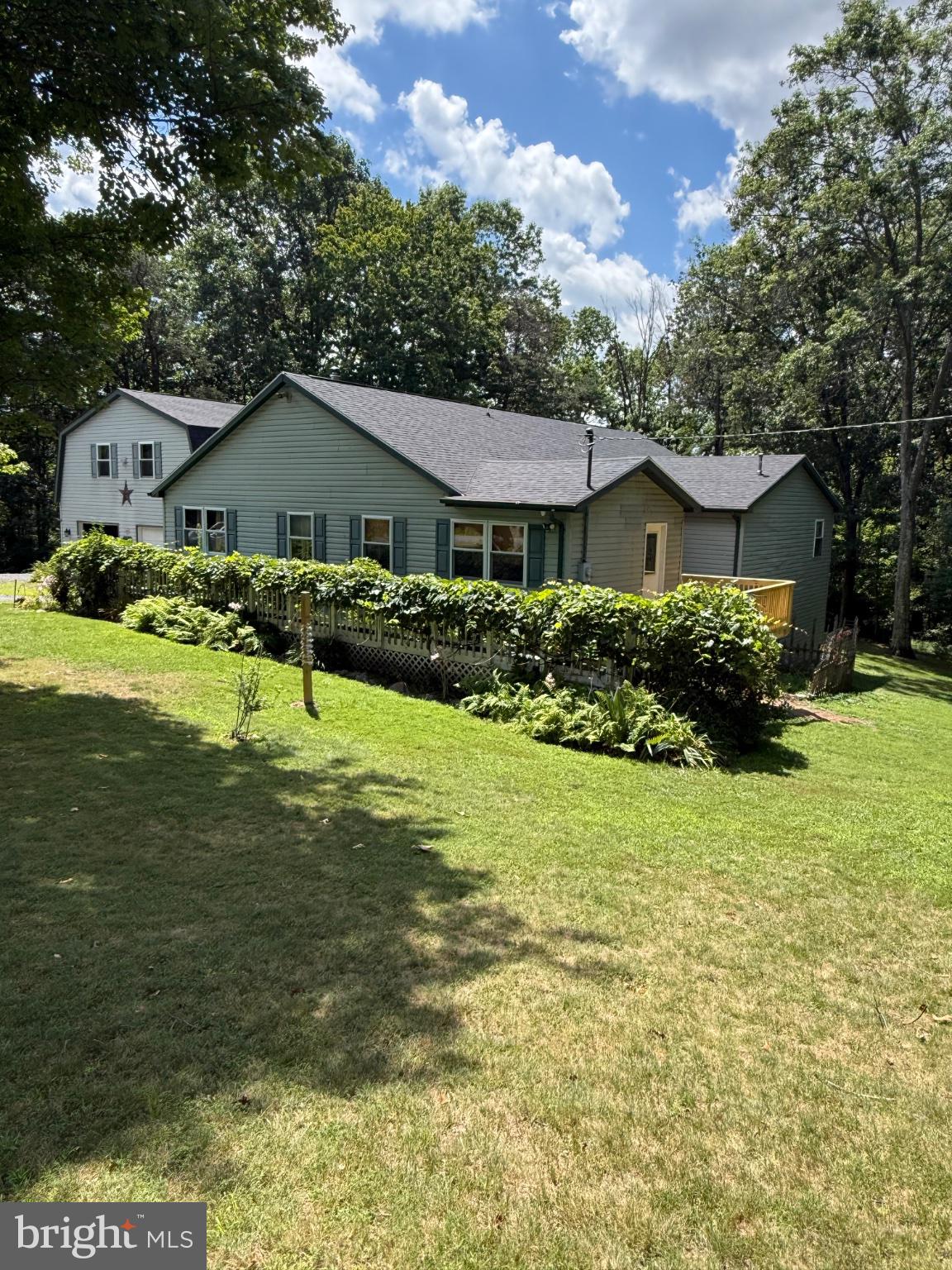 575 N RIVER HIGHLANDS ROAD