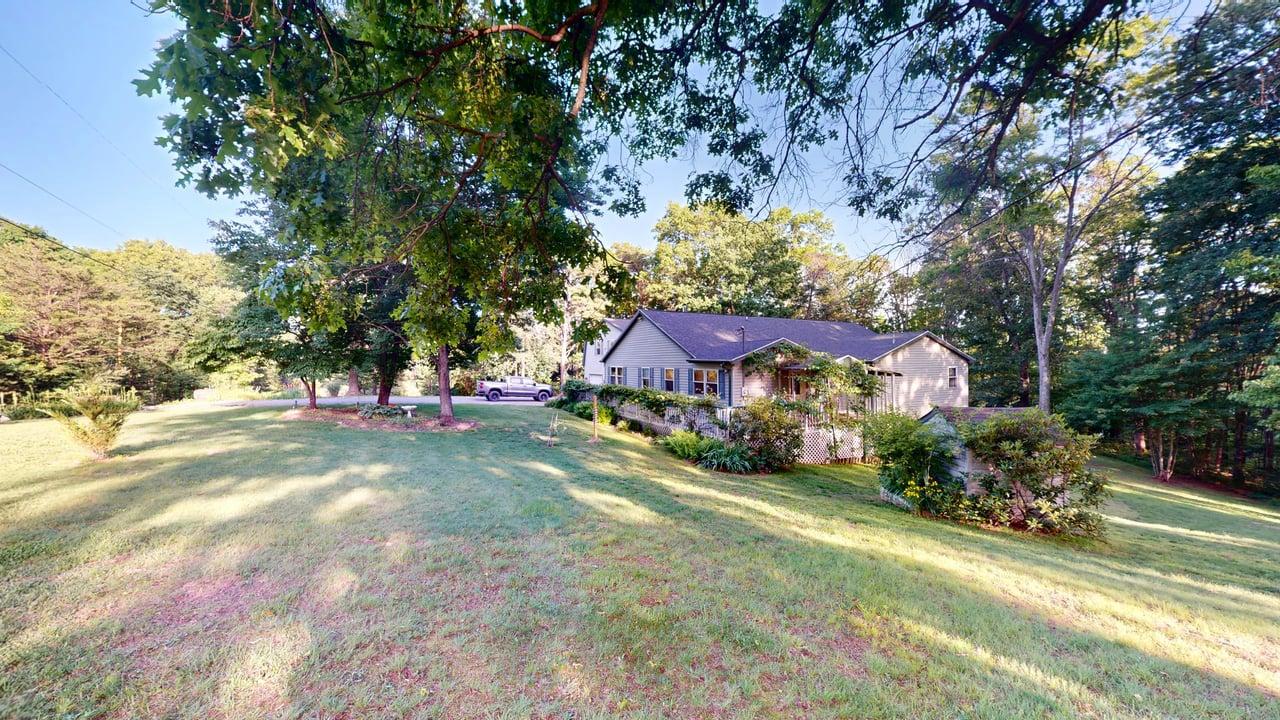 575 N RIVER HIGHLANDS ROAD