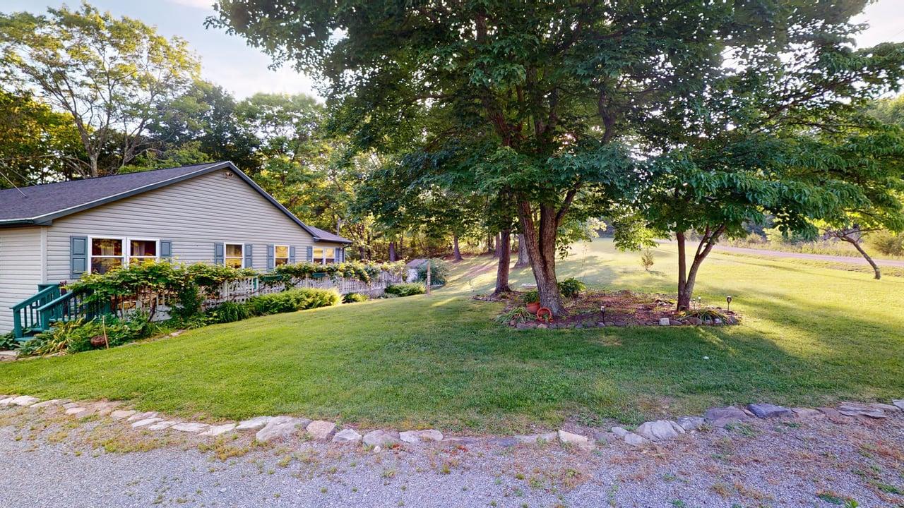 575 N RIVER HIGHLANDS ROAD