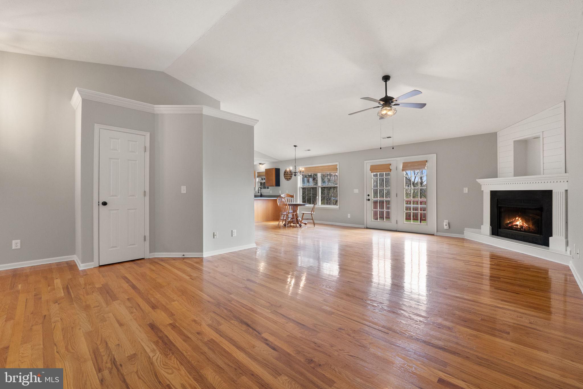 ASH HOLLOW ESTATES - Residential Lease