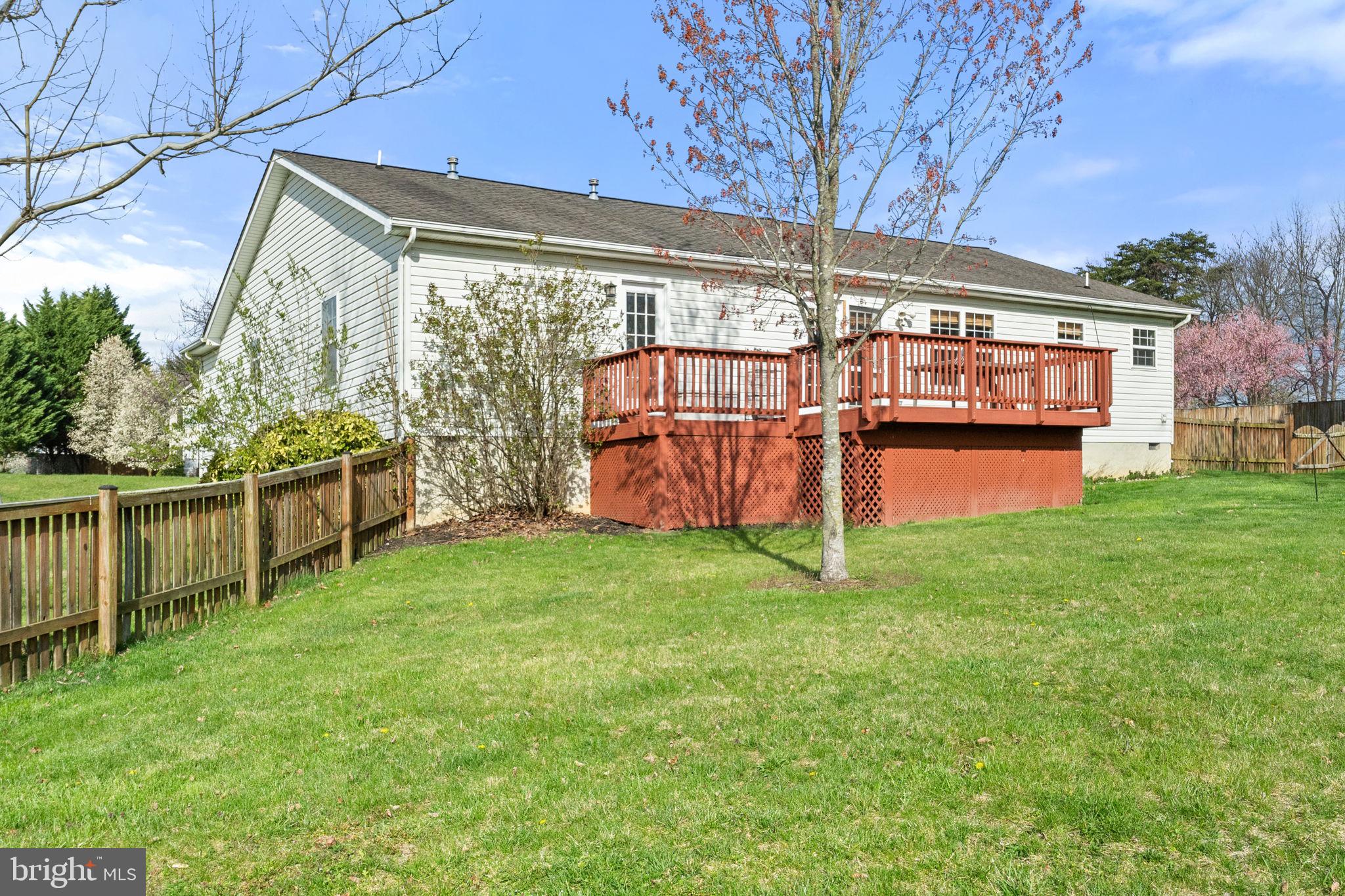 ASH HOLLOW ESTATES - Residential Lease