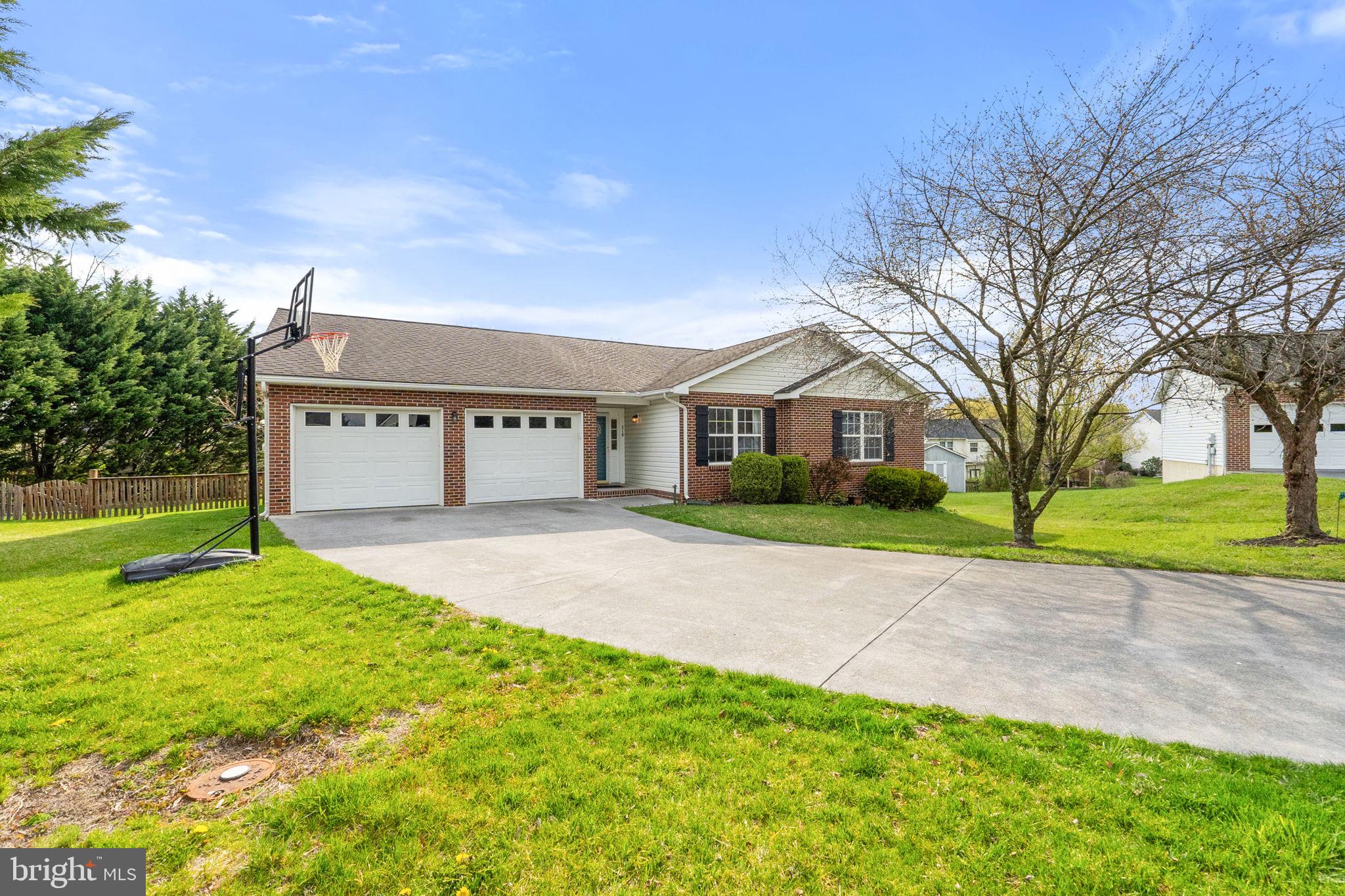 ASH HOLLOW ESTATES - Residential Lease