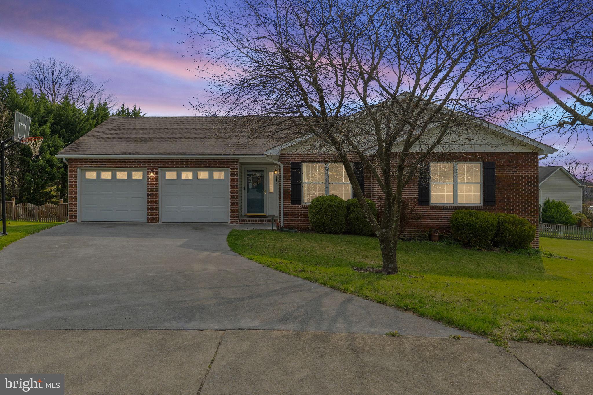 ASH HOLLOW ESTATES - Residential Lease