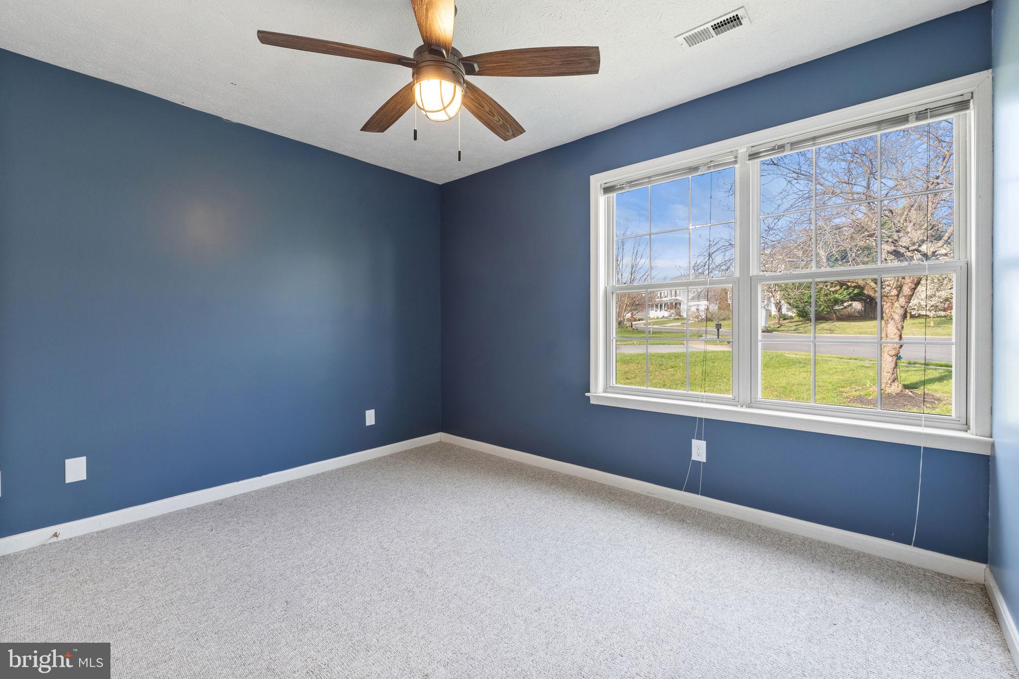 ASH HOLLOW ESTATES - Residential Lease