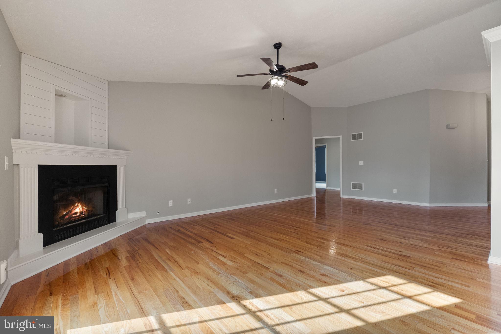 ASH HOLLOW ESTATES - Residential Lease