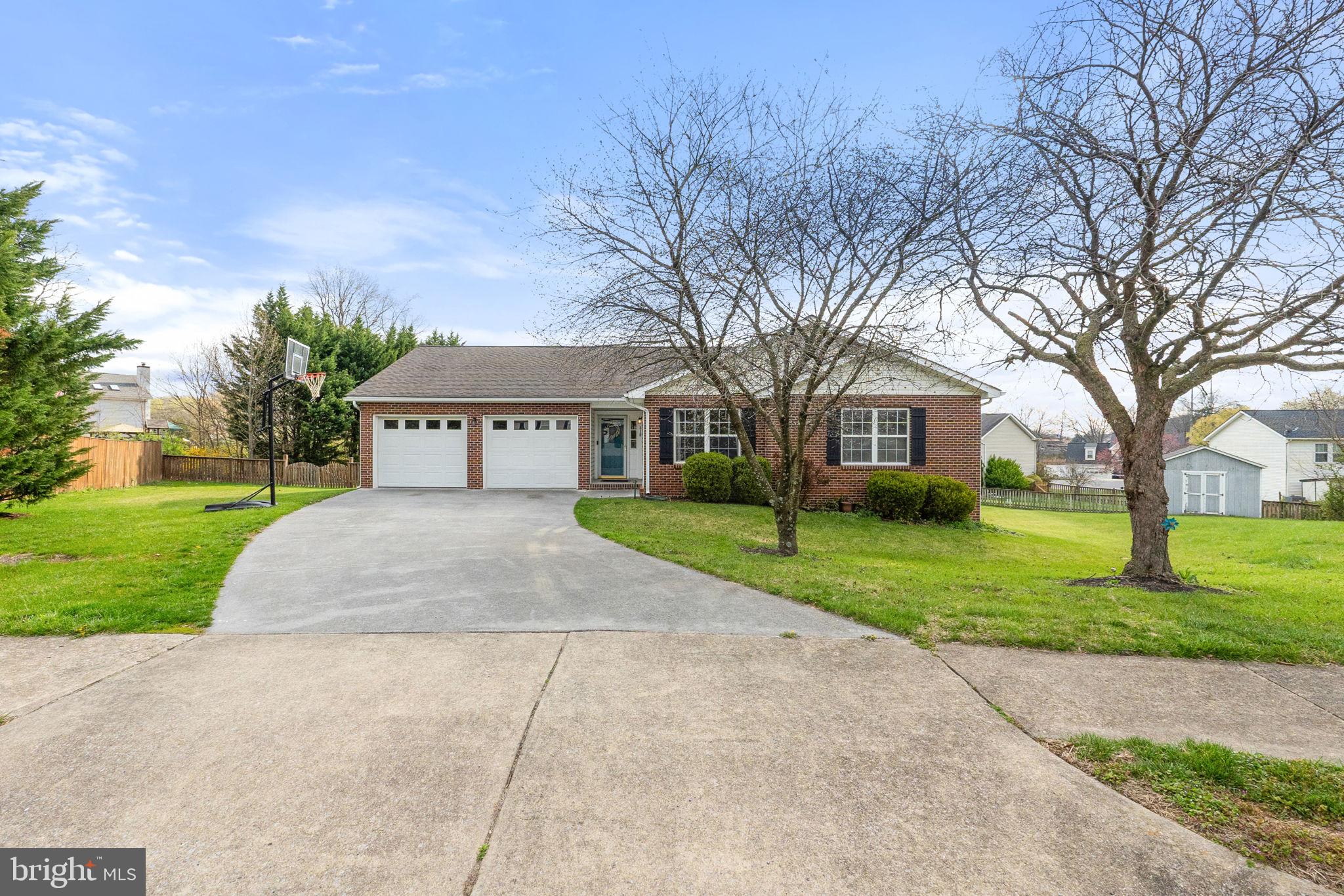 ASH HOLLOW ESTATES - Residential Lease