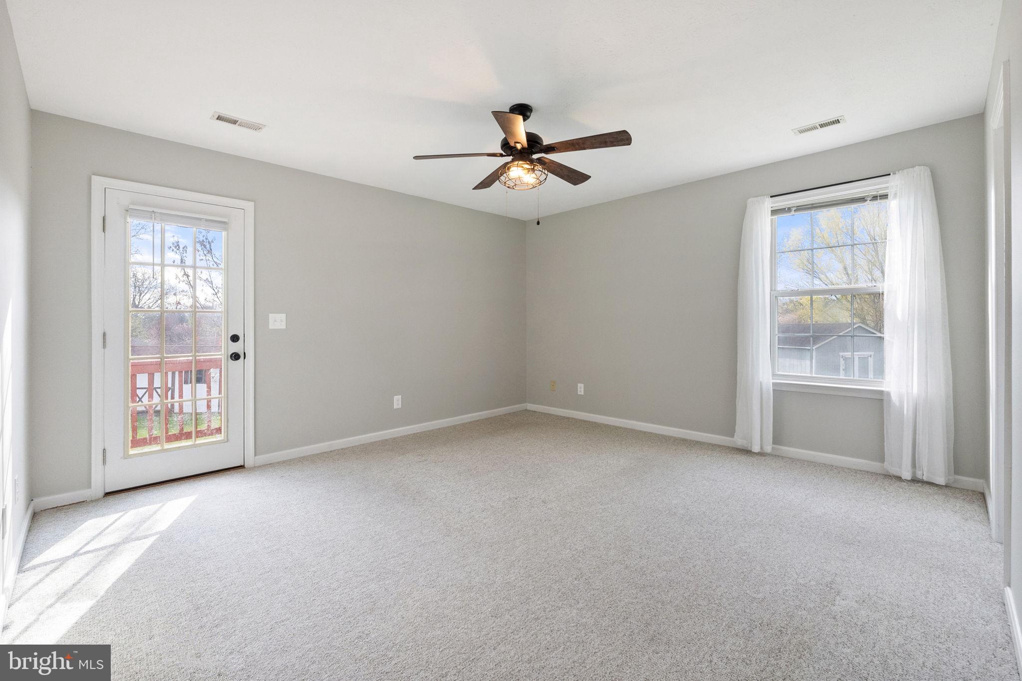 ASH HOLLOW ESTATES - Residential Lease