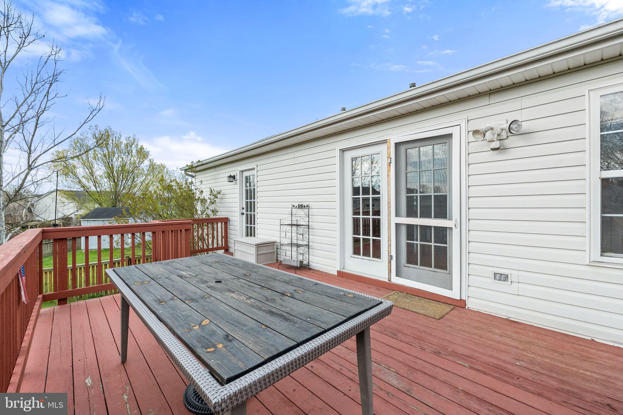 ASH HOLLOW ESTATES - Residential Lease