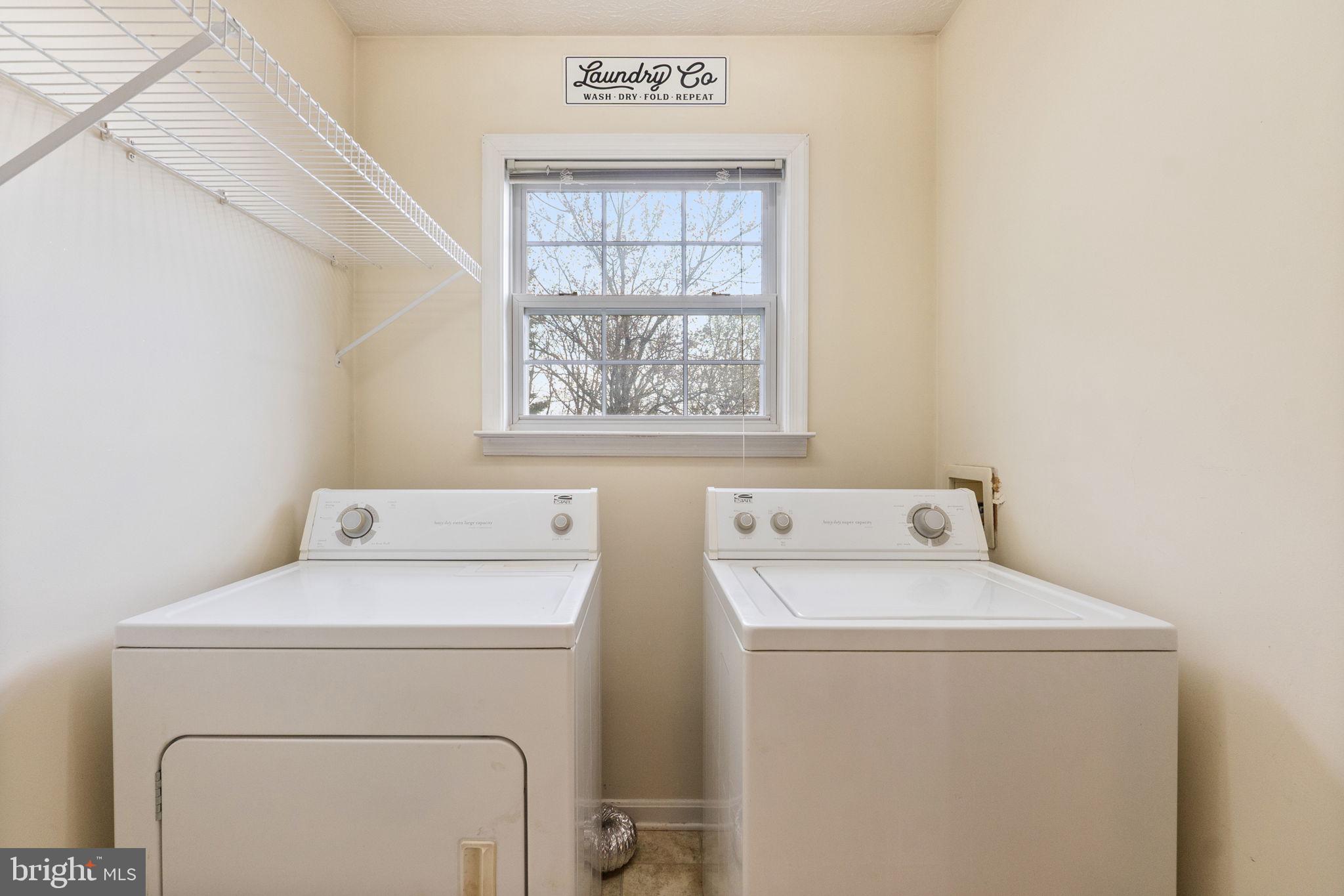 ASH HOLLOW ESTATES - Residential Lease