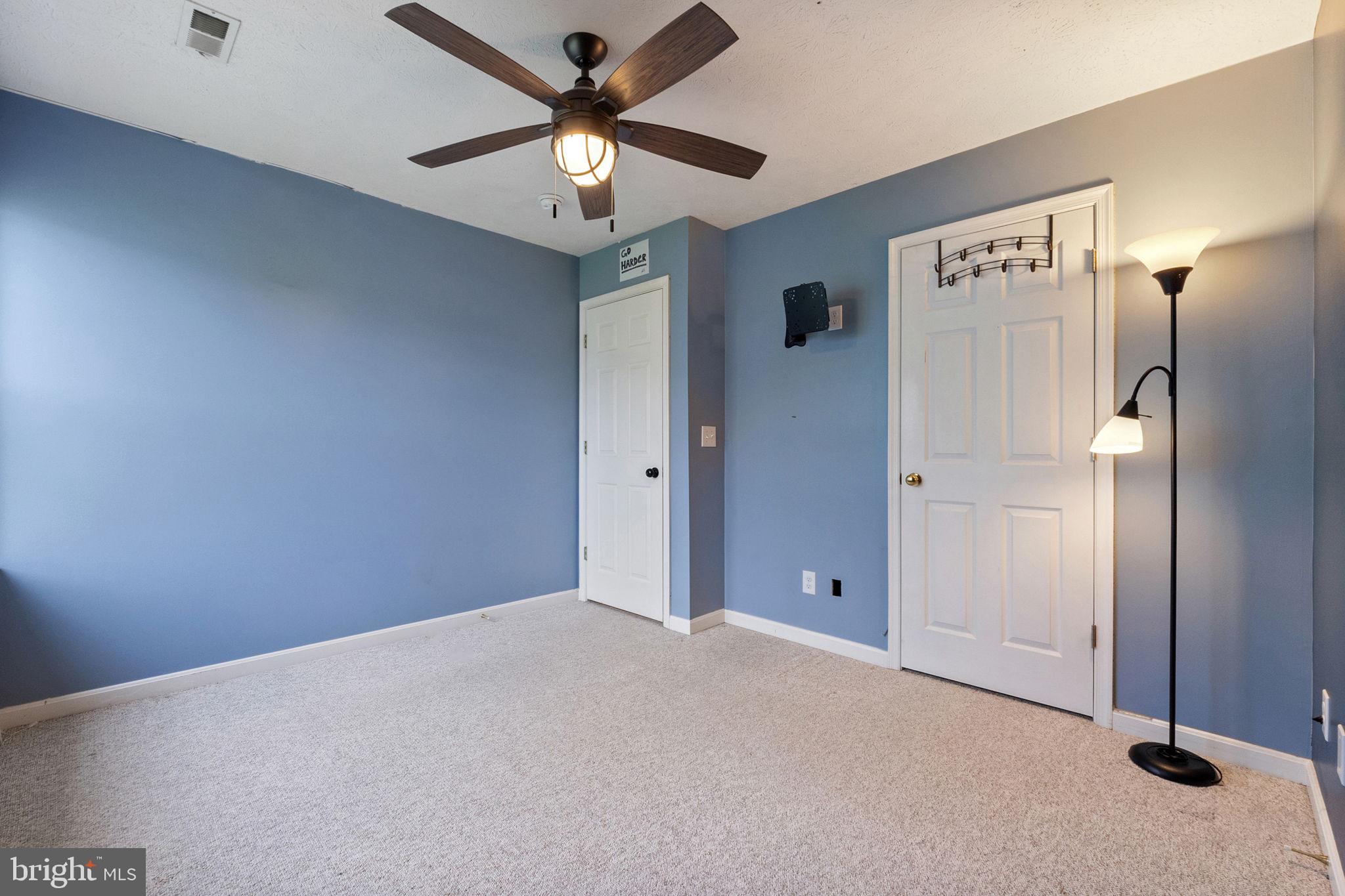 ASH HOLLOW ESTATES - Residential Lease