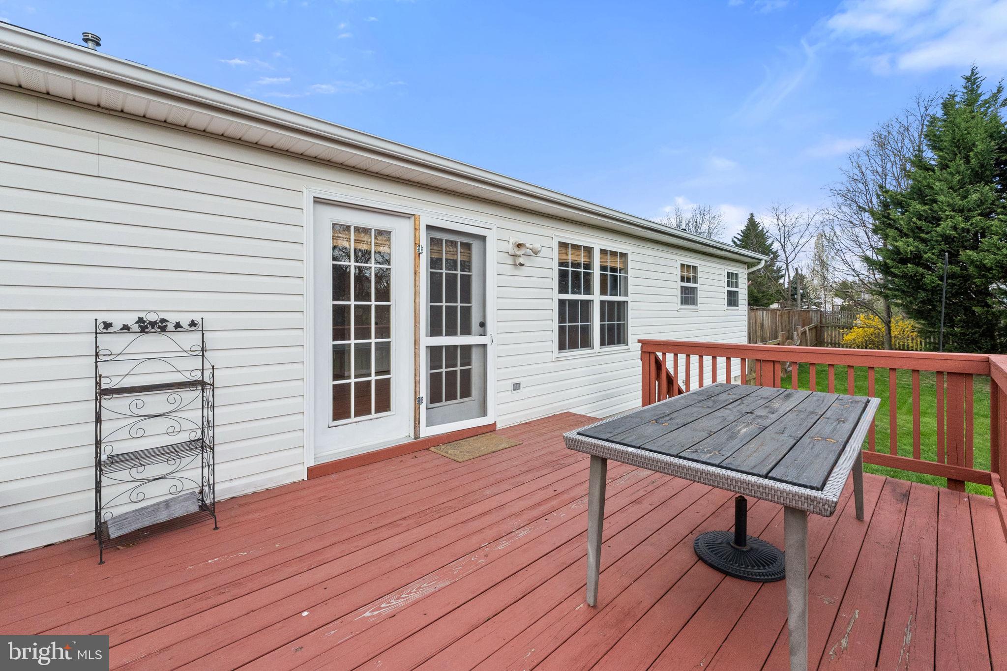 ASH HOLLOW ESTATES - Residential Lease