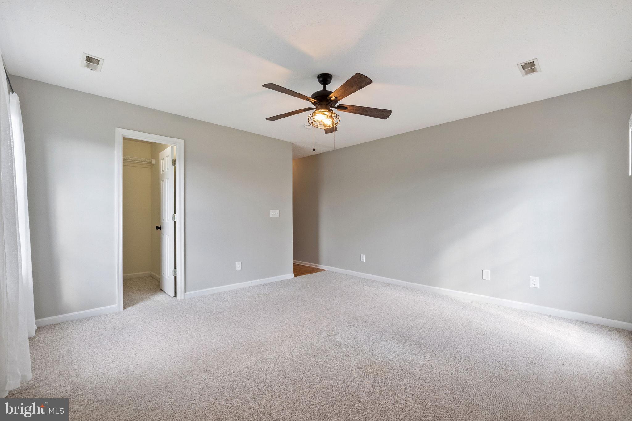 ASH HOLLOW ESTATES - Residential Lease