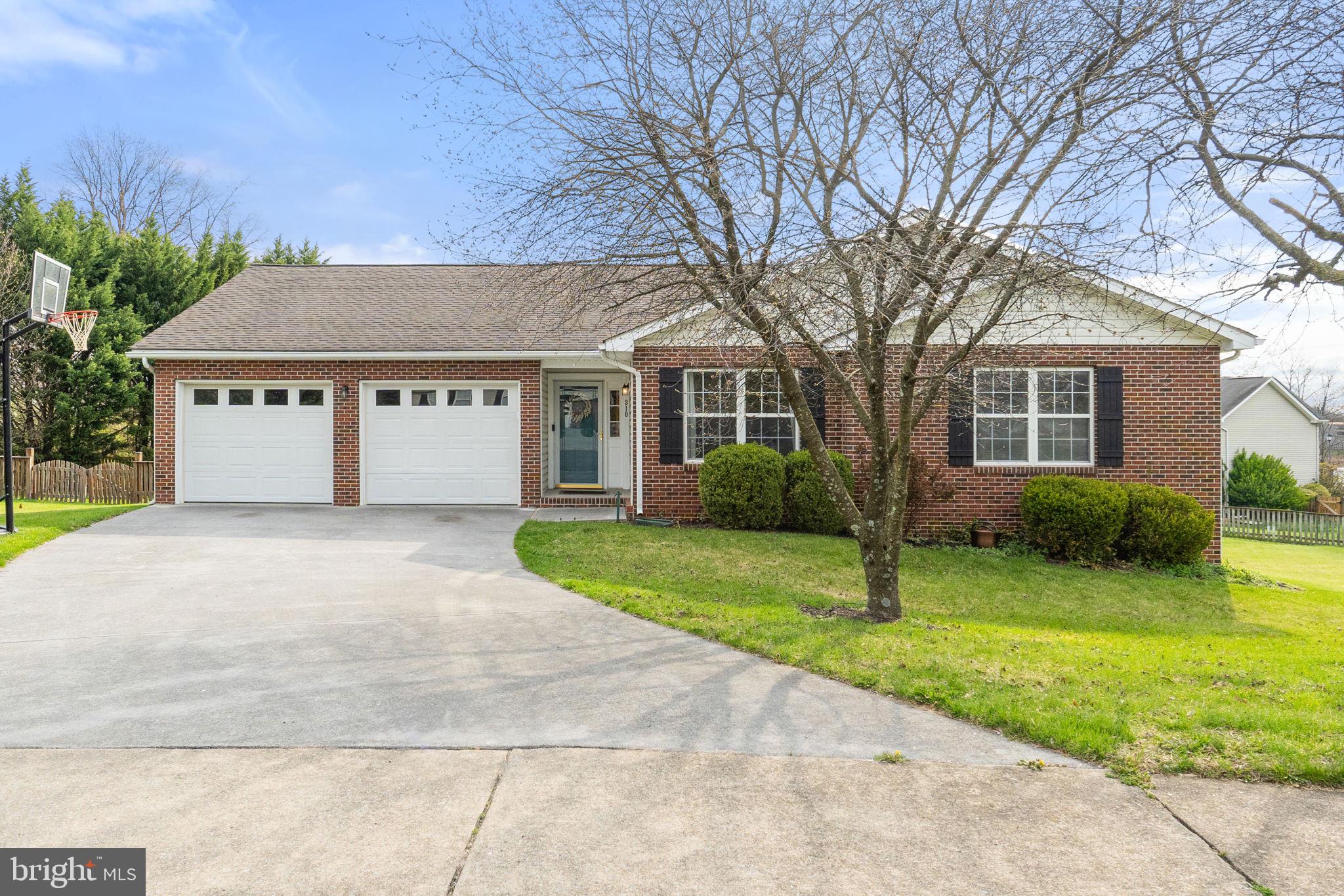 ASH HOLLOW ESTATES - Residential Lease