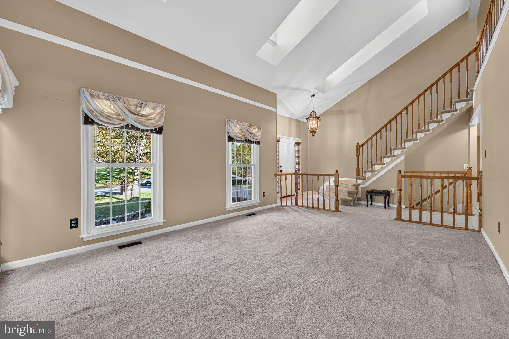 7407 LAKE GLEN