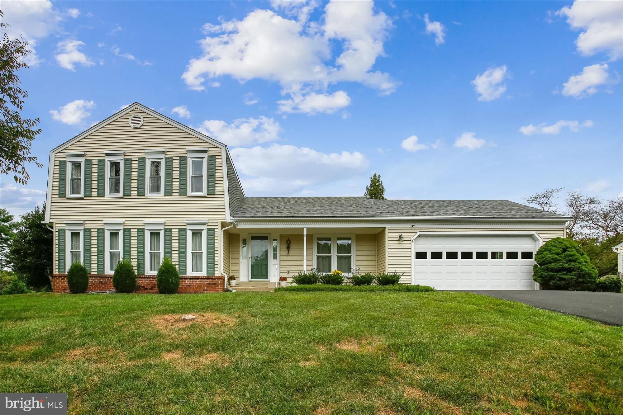 12158 Queens Brigade Drive, Fairfax, VA 22030