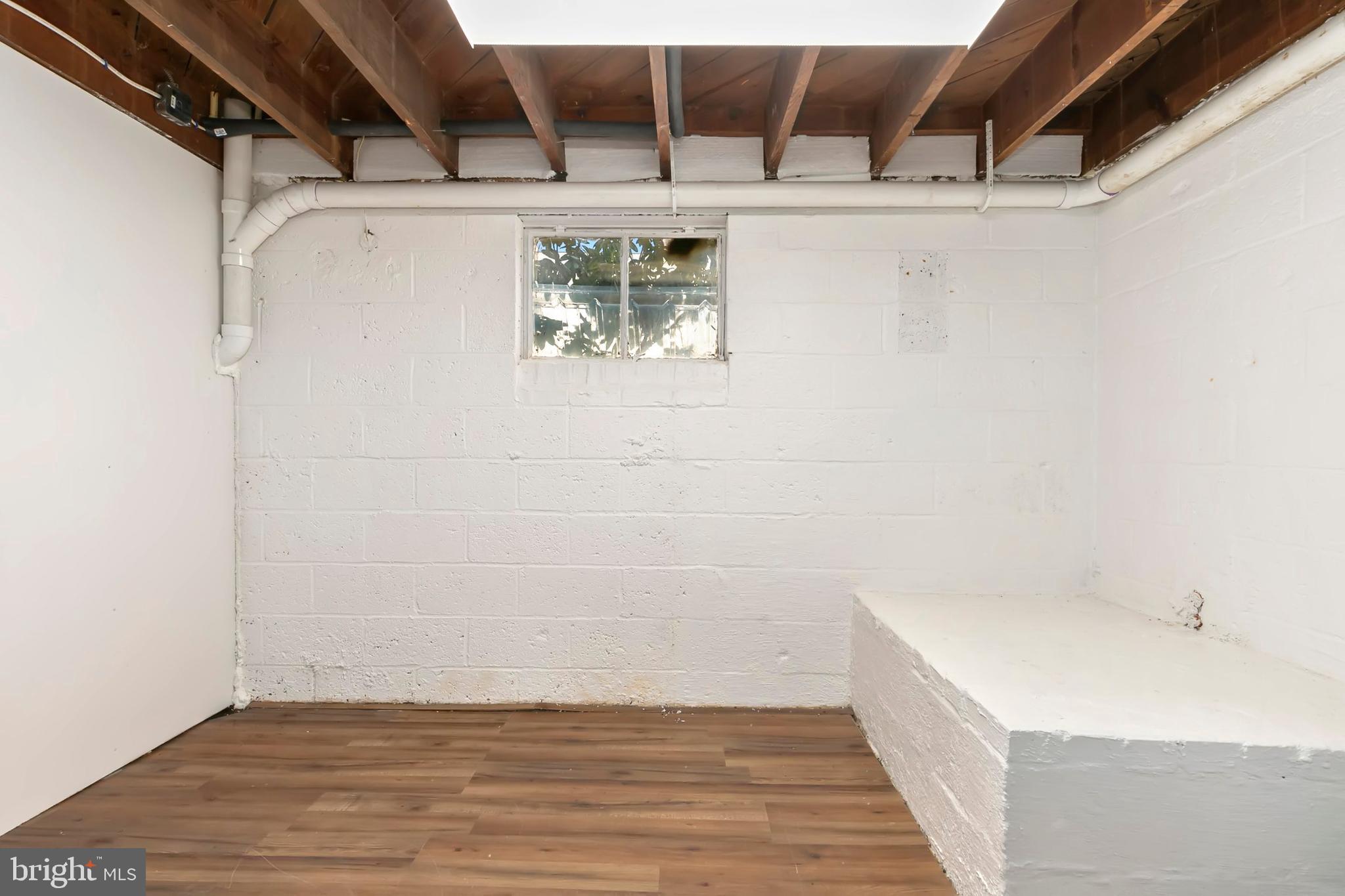 DARNESTOWN OUTSIDE - Residential