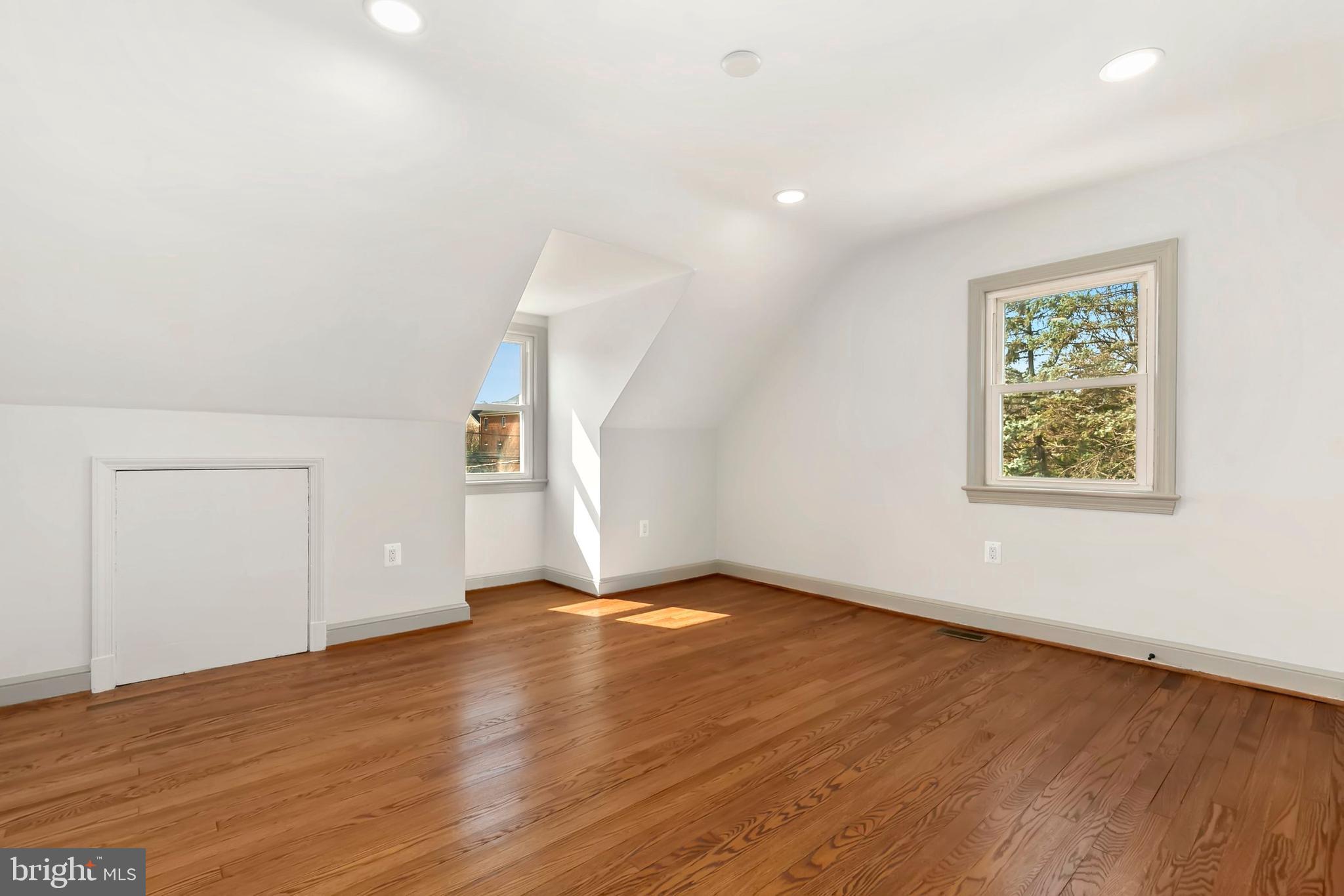 DARNESTOWN OUTSIDE - Residential