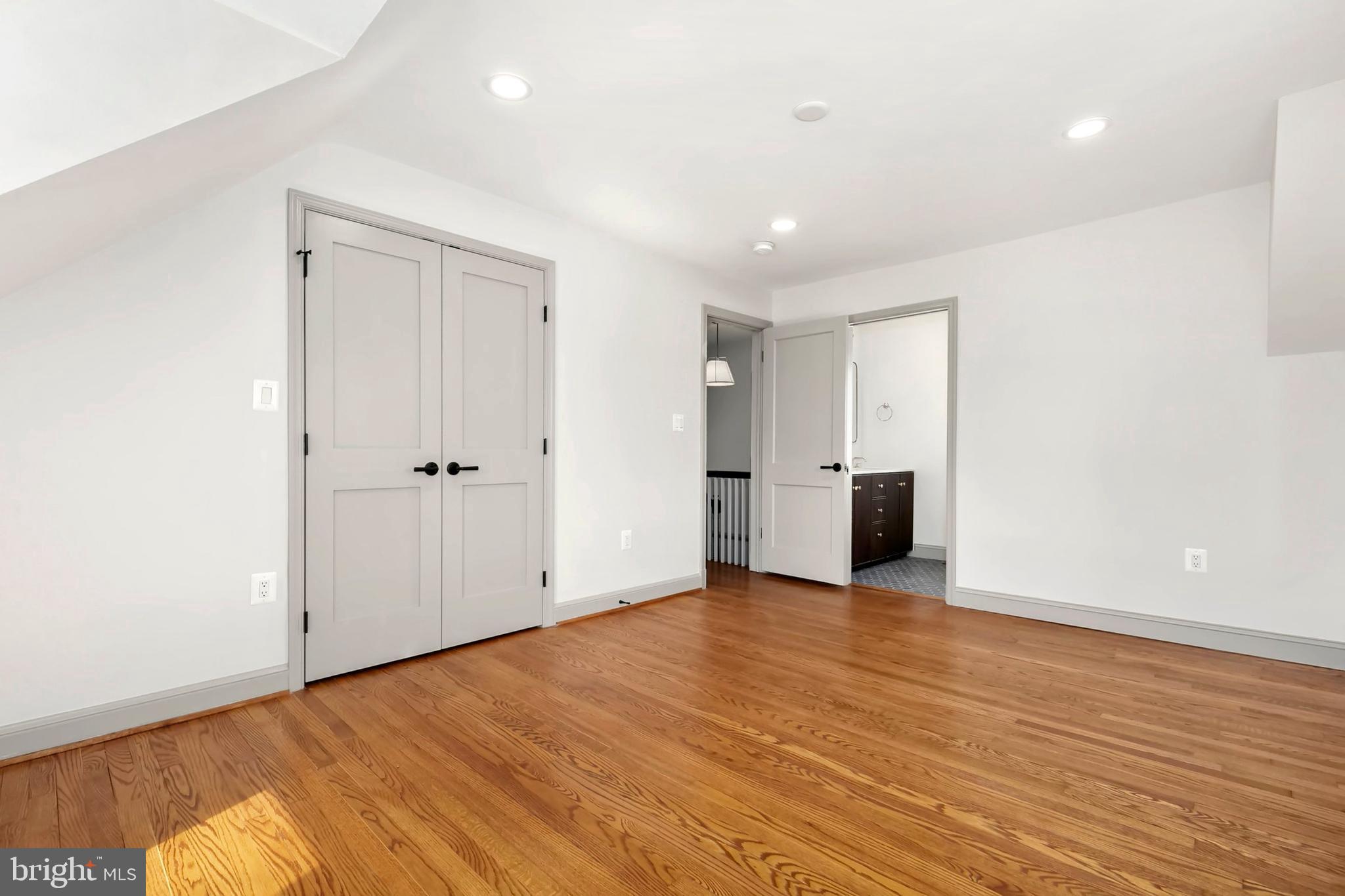 DARNESTOWN OUTSIDE - Residential