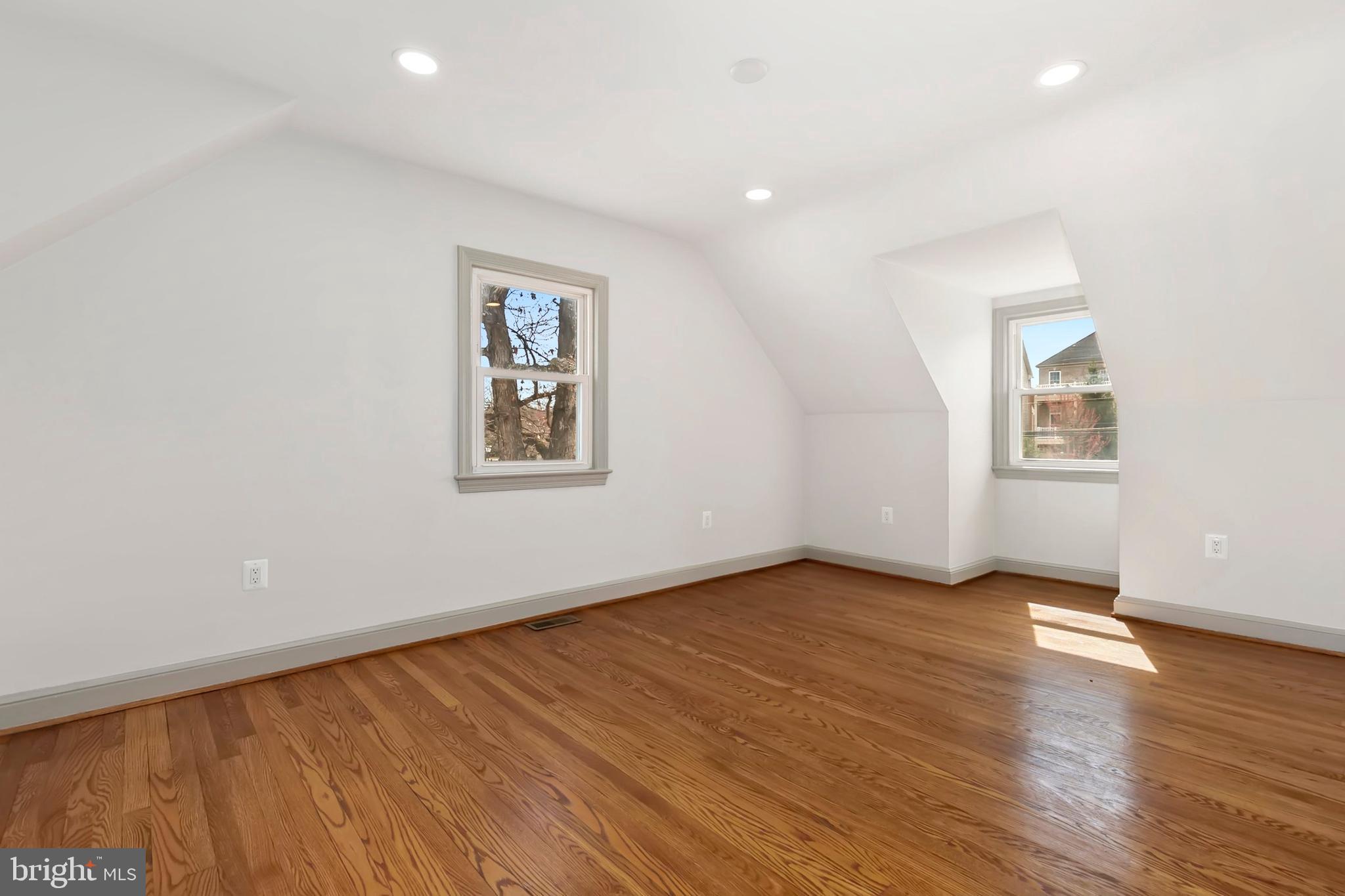 DARNESTOWN OUTSIDE - Residential