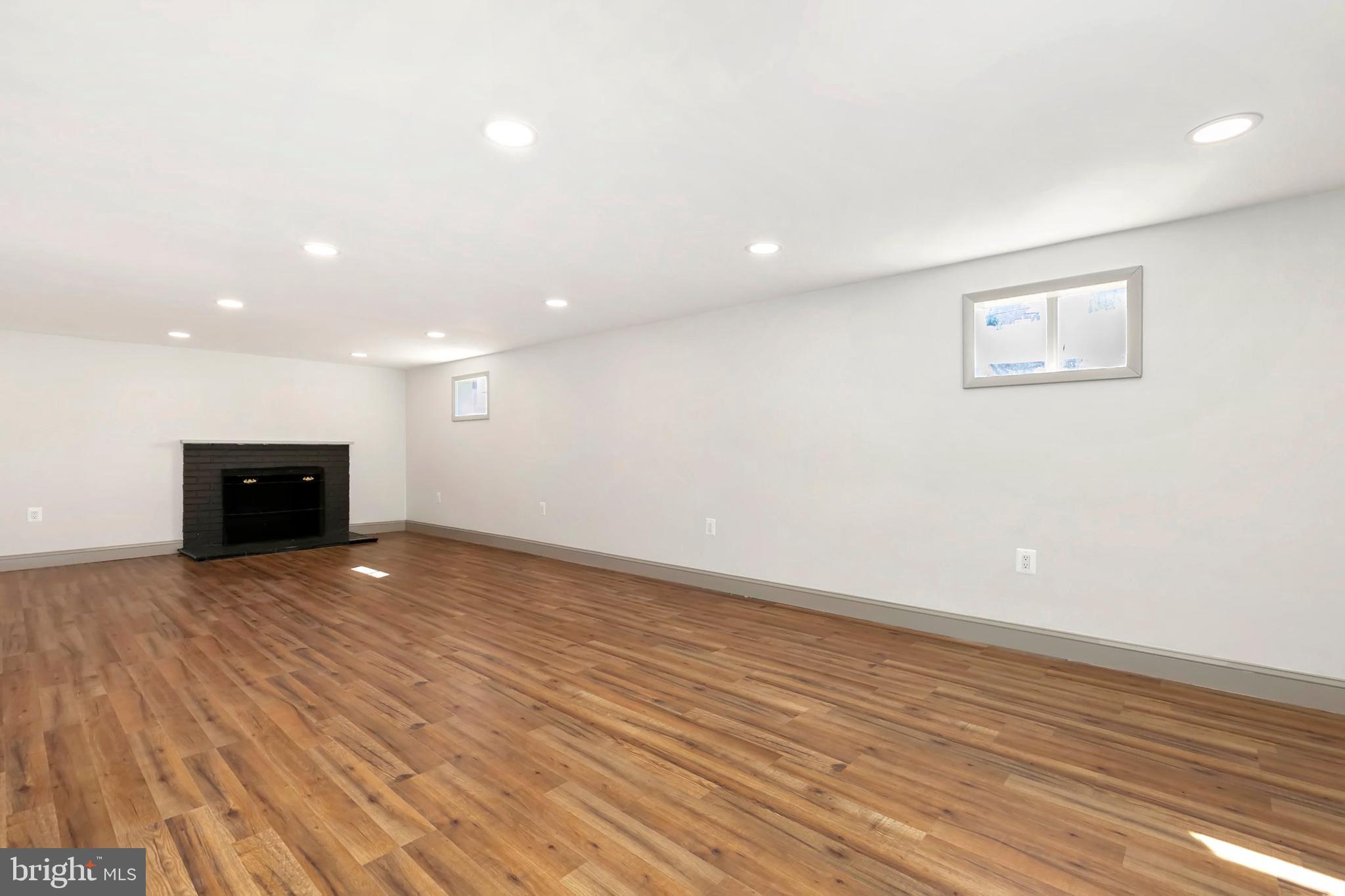 DARNESTOWN OUTSIDE - Residential