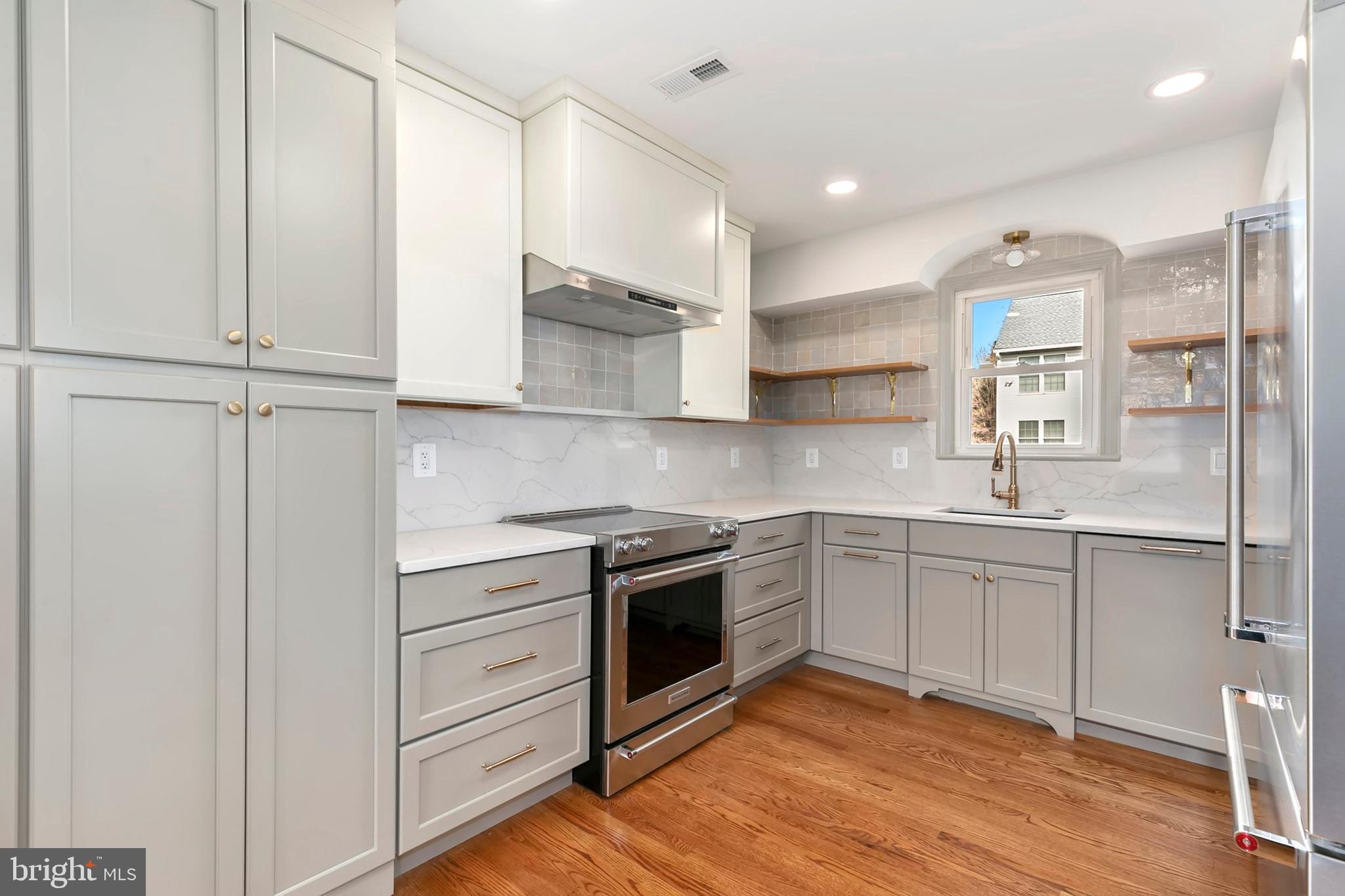 DARNESTOWN OUTSIDE - Residential