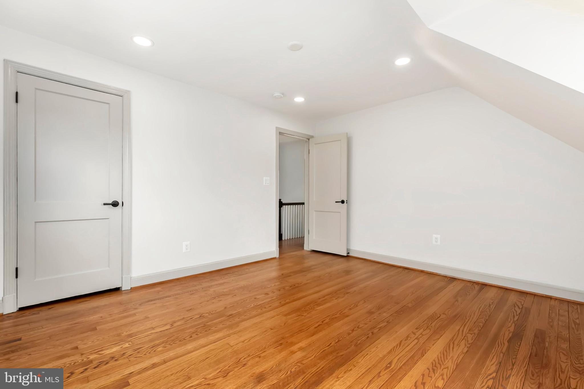 DARNESTOWN OUTSIDE - Residential