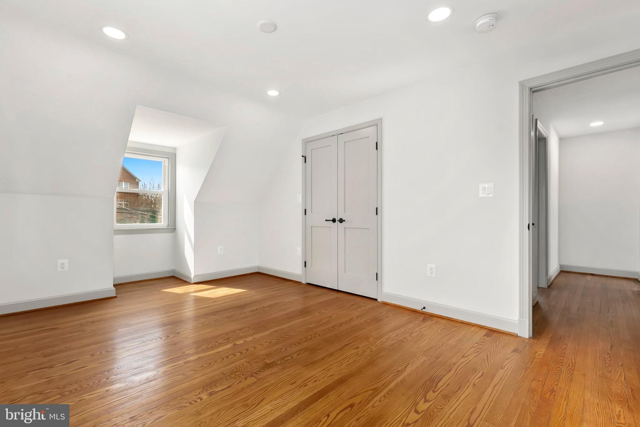 DARNESTOWN OUTSIDE - Residential