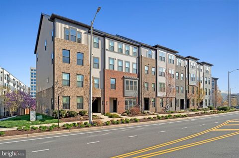 Condo For Sale - 13270 Woodland Park Road #3J<br/> Fairfax County, HERNDON, VA 20171